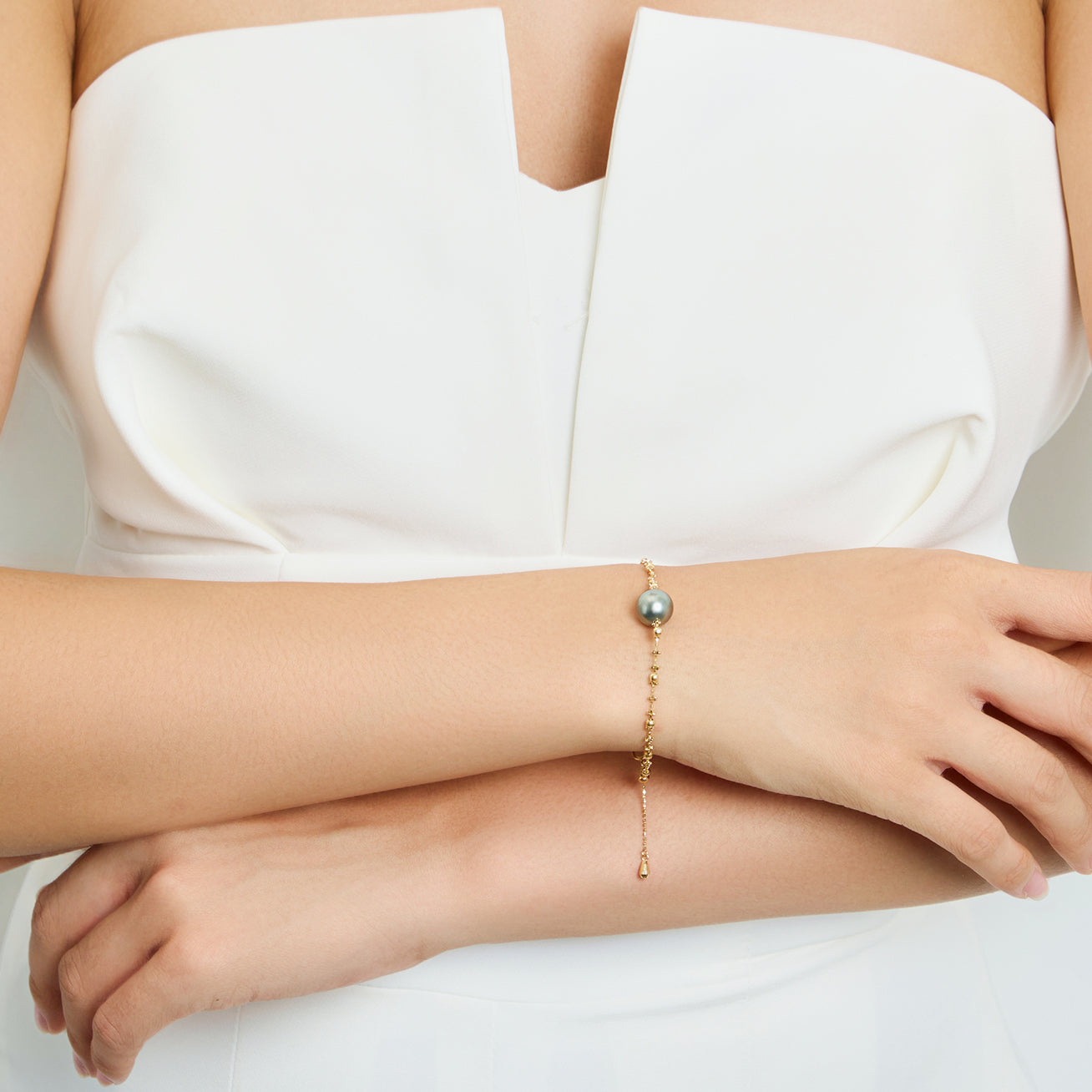 18K Solid Gold Tahitian Pearl Bracelet for Women - Elegant Handmade Jewelry Gift for Birthday, Anniversary & Special Occasions (KB00052)