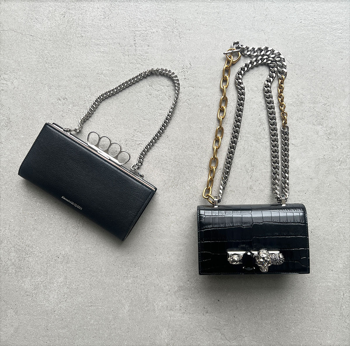 4 Ring Case Chain Necklace in Black - Stylish and Durable for Women's Jewelry Collection | Perfect for Layering, Gifts, and Everyday Wear