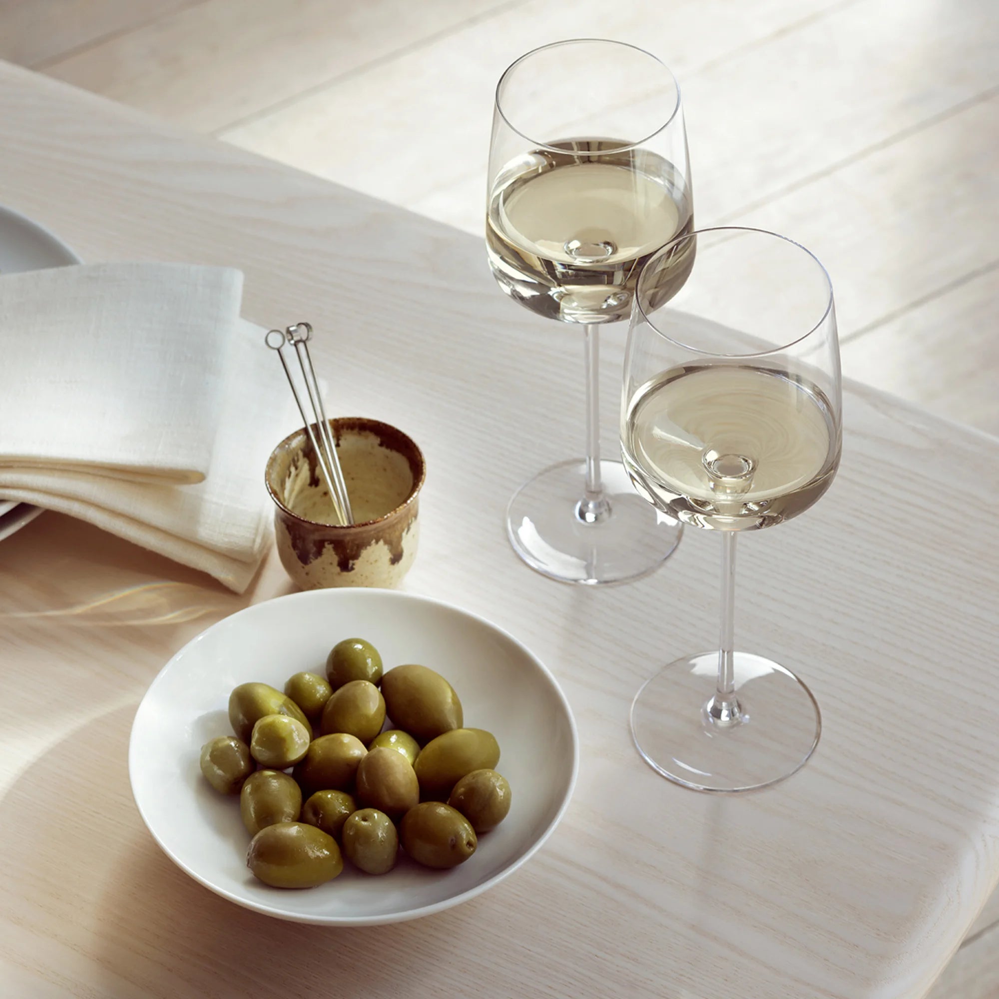 Premium LSA Metropolitan Wine Glasses Set of 4 - 350ml Clear Crystal Glassware for Red & White Wine - Perfect for Dinner Parties, Weddings & Home Entertaining