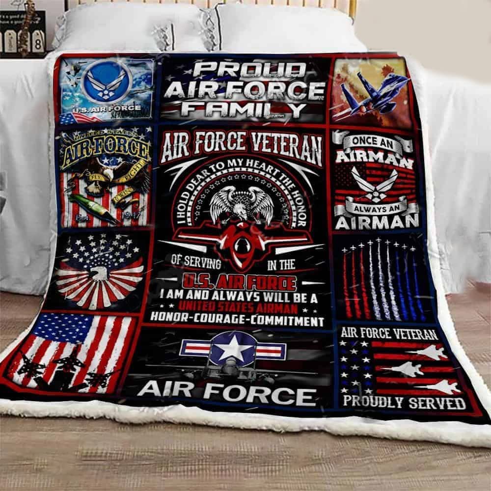 Proud US Air Force Veteran Fleece Sherpa Throw Blanket - Soft & Warm Military Appreciation Gift for Air Force Dad, Mom, Grandpa, Grandma, Husband, Wife - Perfect for Home, Office, Camping & Military Reunions