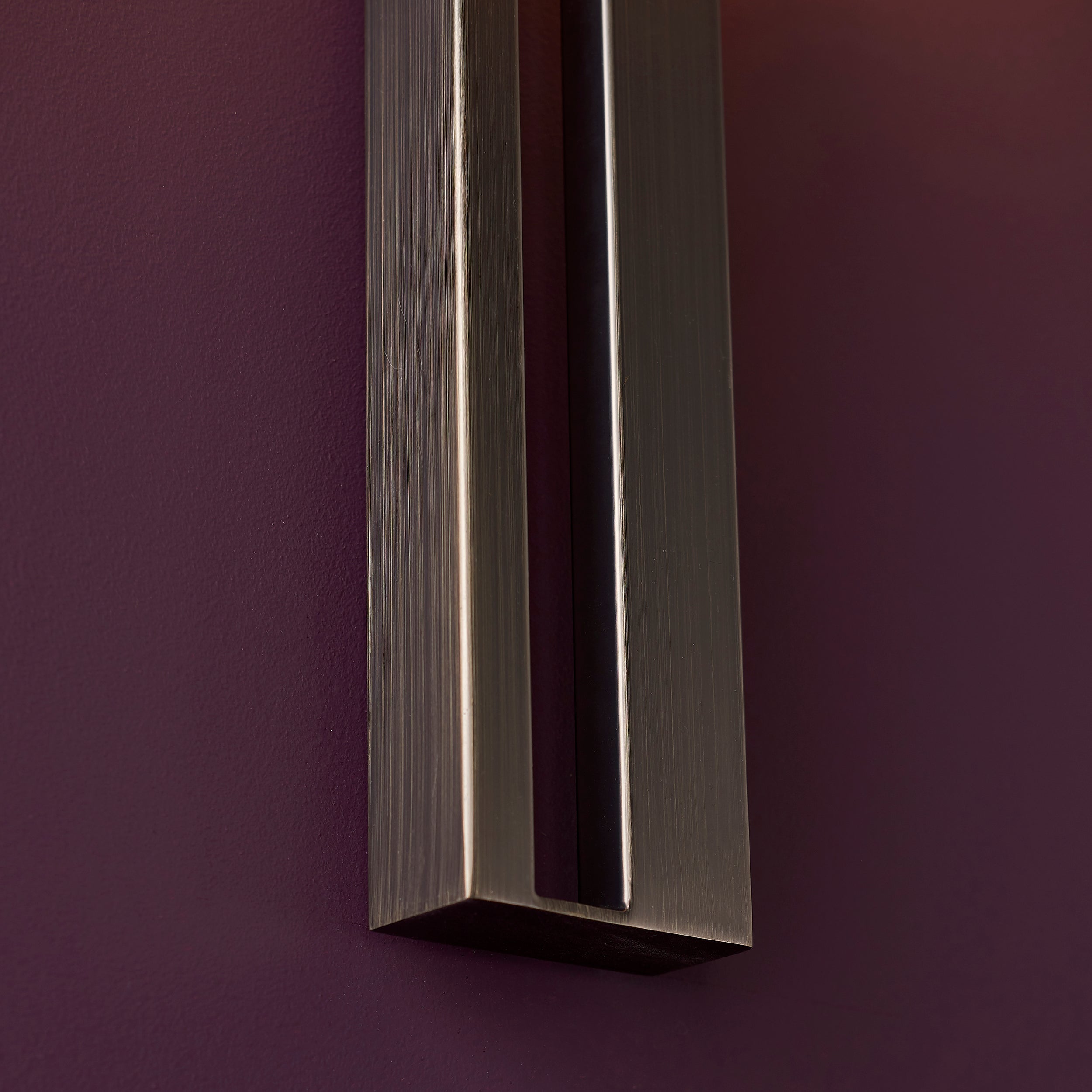 Blake Wall Light in Bronze & Antique Brass Finish - Elegant Vintage Sconce for Bedroom, Living Room, and Hallway Lighting