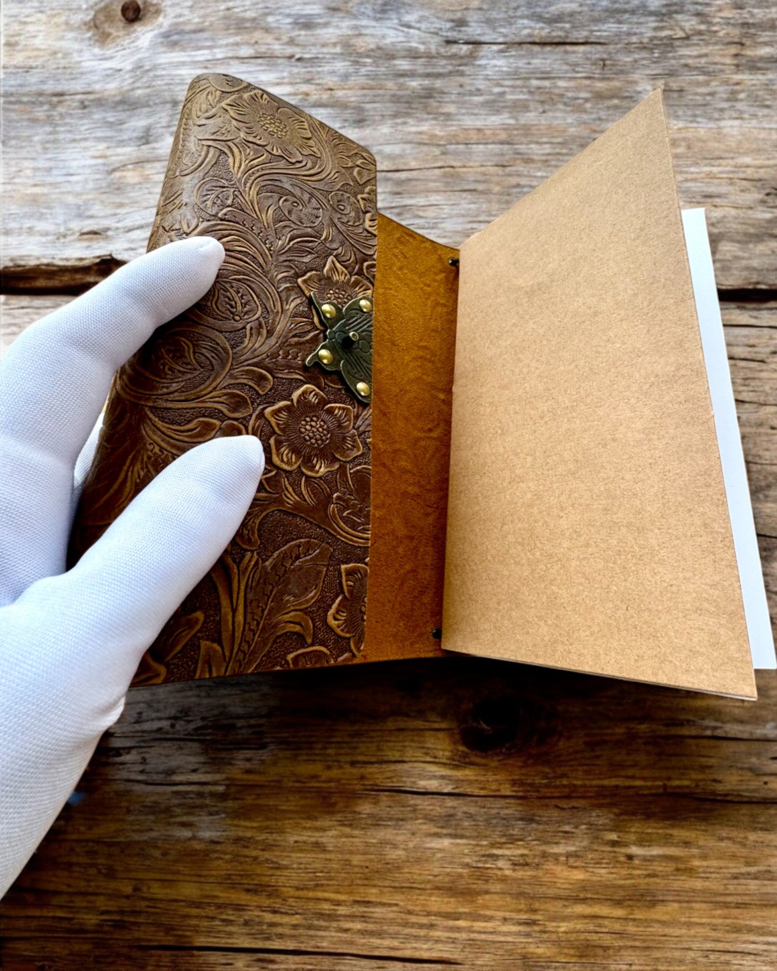 Premium Leather Cover Vintage Notebook - 480 Pages, Custom Engraving, Elegant Retro Design for Journaling, Writing & Gift Giving