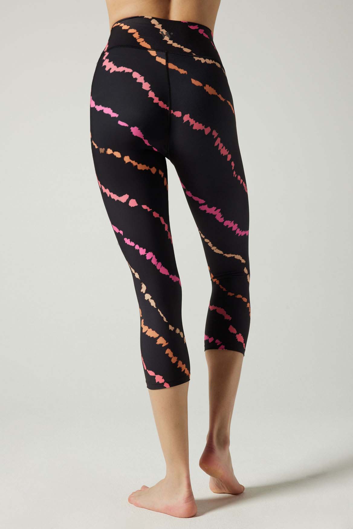 Camila Cropped Legging - High Waist Yoga Pants for Women, Breathable Workout Leggings with 4-Way Stretch - Perfect for Yoga, Gym, Running & Lounge Wear