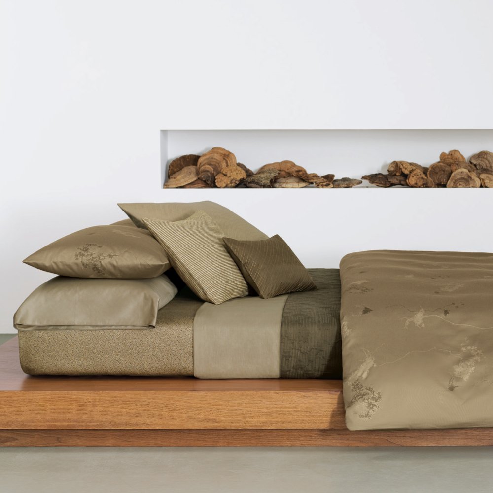 Calvin Klein Home Linear Shadow Matelasse Duvet Cover Set - Queen Size, Soft & Breathable Bedding for Luxury Comfort - Perfect for Master Bedrooms, Guest Rooms & Hotel Style Decor
