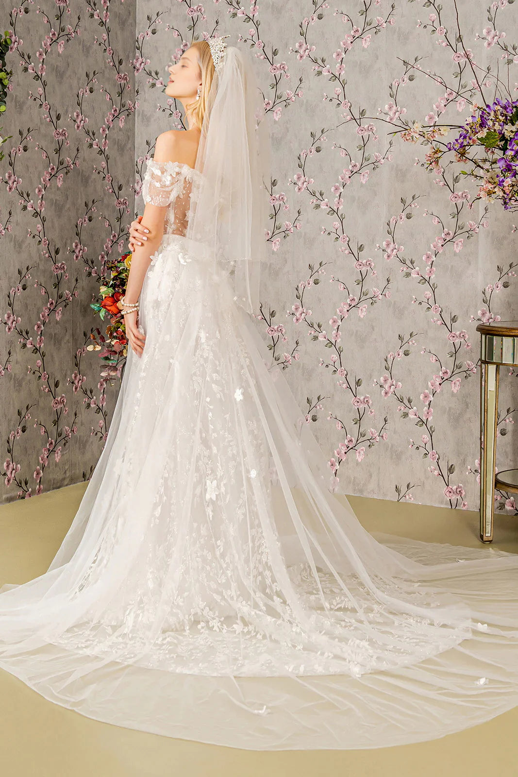 Elegant 3D Floral Lace Long Sleeve Open Shoulder Sheer Corset Wedding Dress - Perfect for Bridal Gowns, Evening Gowns, and Formal Occasions