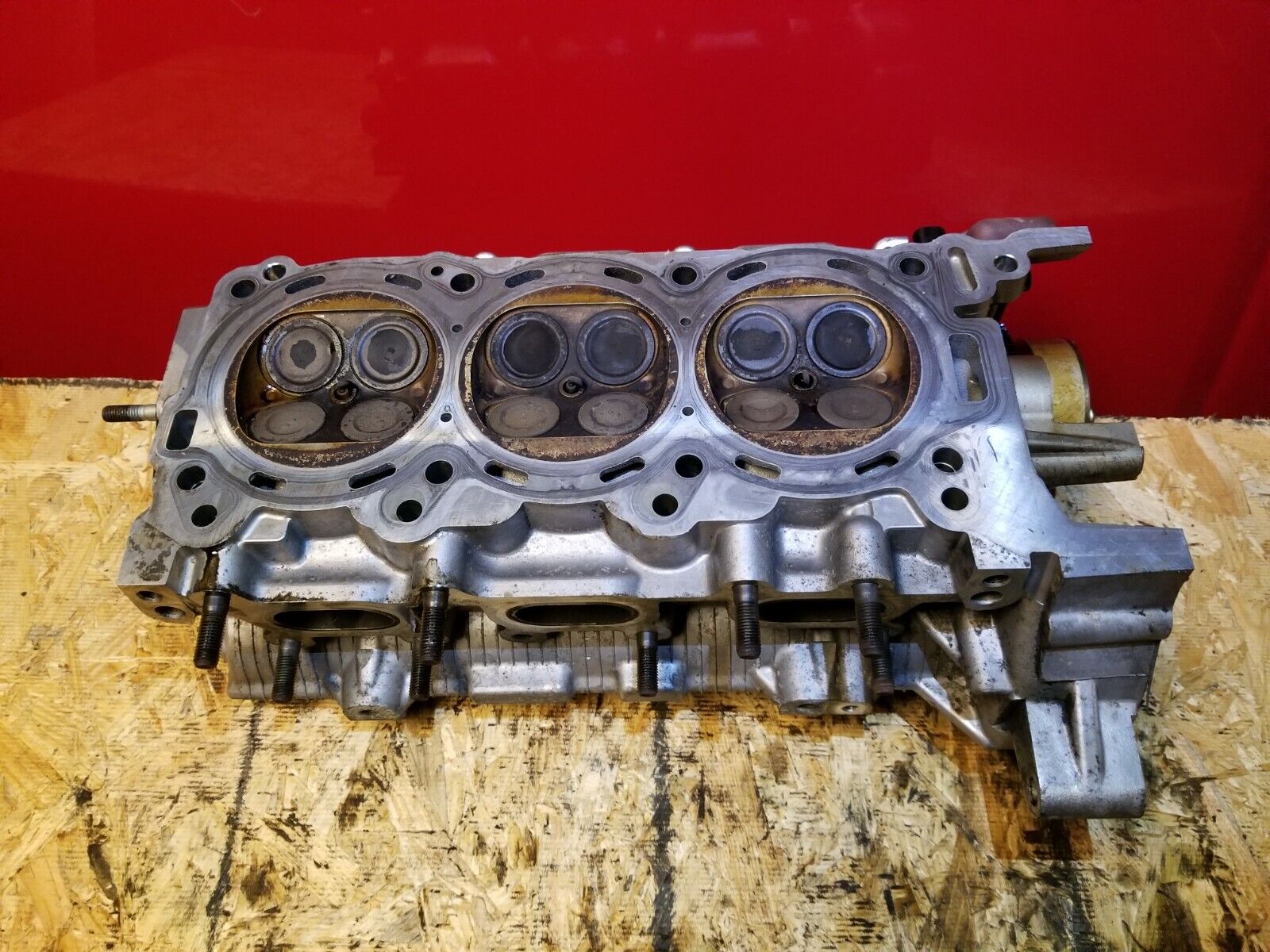 2006-2010 Hyundai Azera 3.8L V6 Left Driver Side Cylinder Head OEM Replacement Part - Perfect for Engine Repair & Performance Upgrade