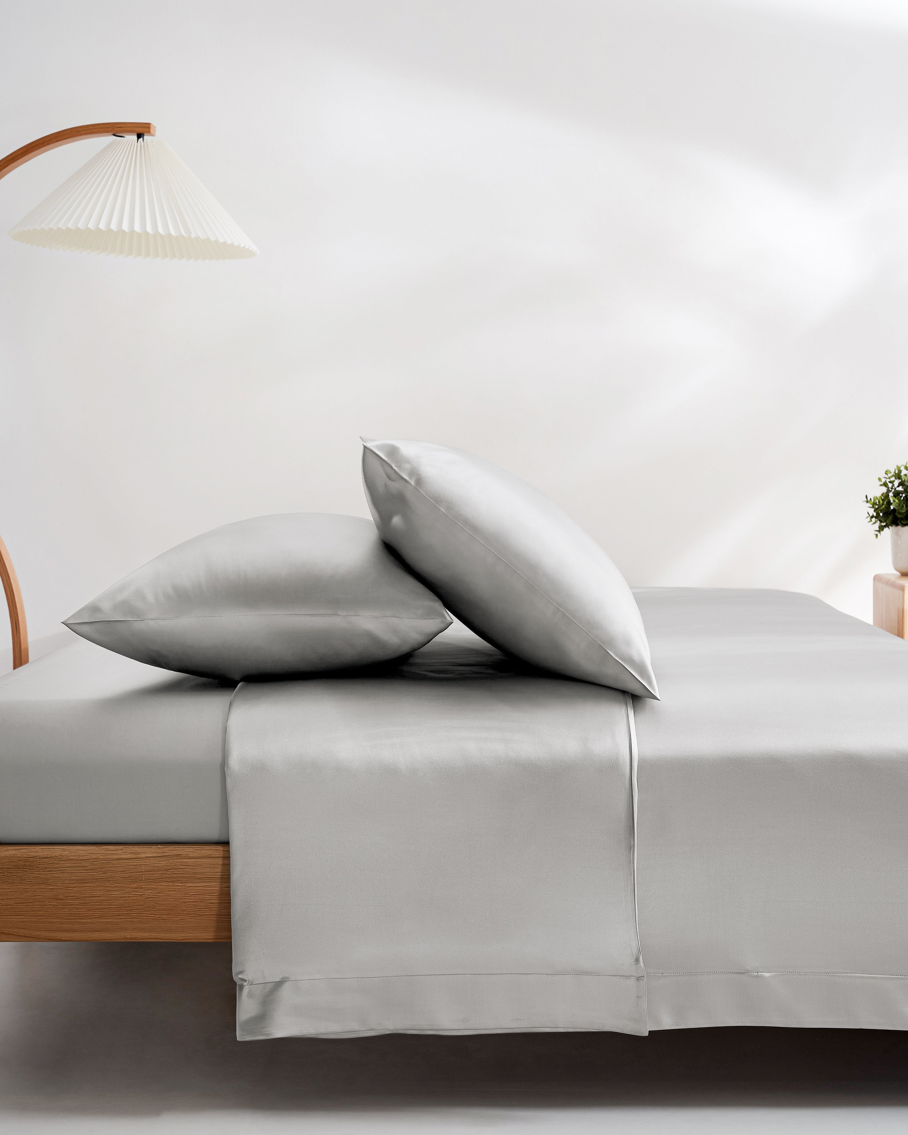 22 MM Silk Duvet Cover - Queen Size Luxury Bedding Set with Zipper Closure, Breathable & Hypoallergenic for All Seasons - Perfect for Master Bedroom, Guest Room & Hotel Decor