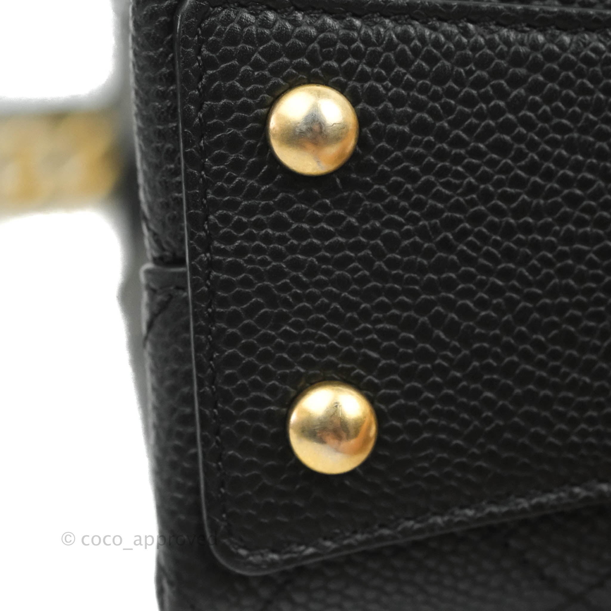 Chanel Chic Affinity Small Grained Calfskin Crossbody Bag in Black with Aged Gold Hardware - Perfect for Evening Events & Luxury Fashion Accessories