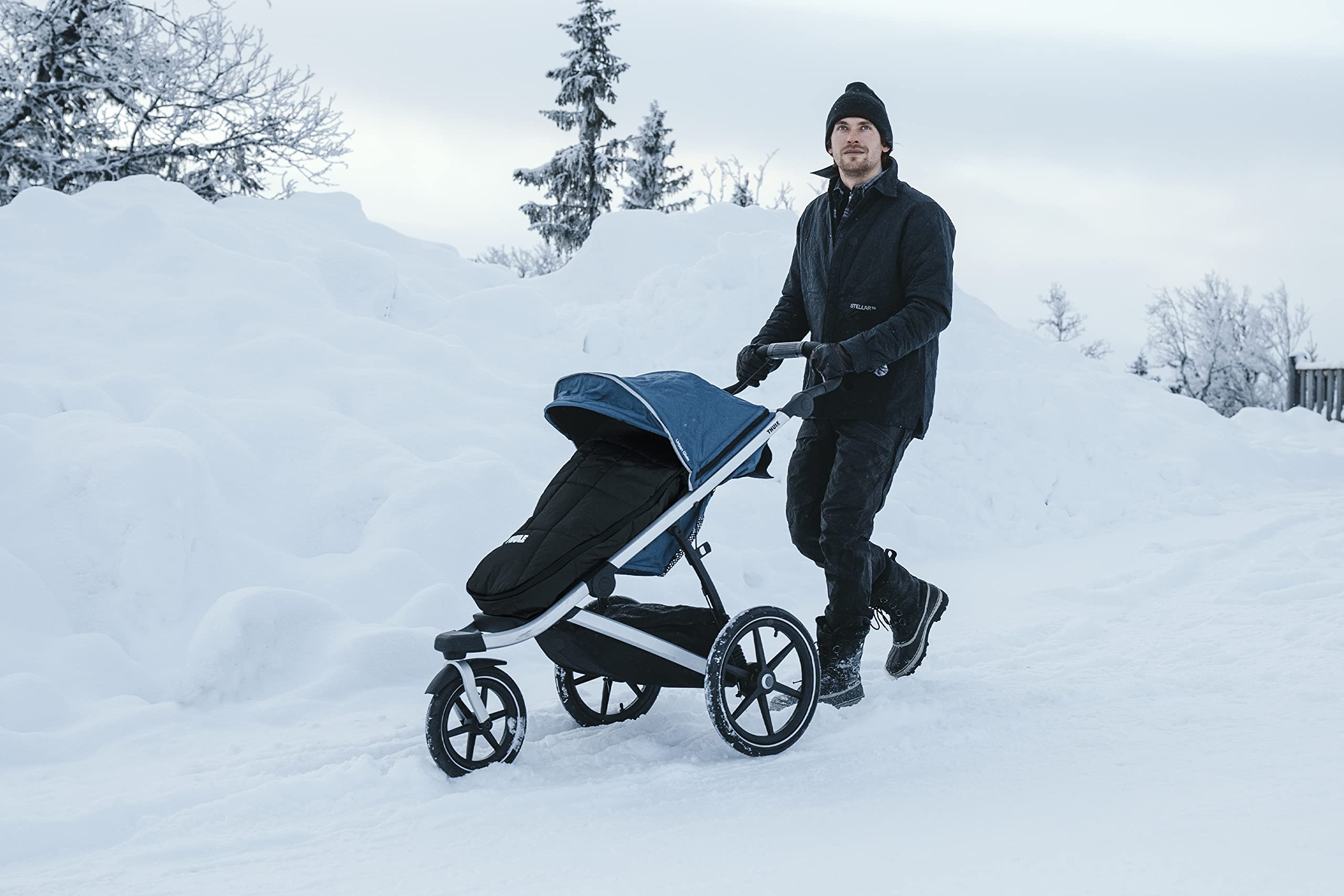 Thule Stroller Footmuff - Winter Stroller Cover for Baby, Warm & Waterproof Stroller Liner for Cold Weather - Perfect for Stroller Walks, Shopping Trips & Outdoor Adventures