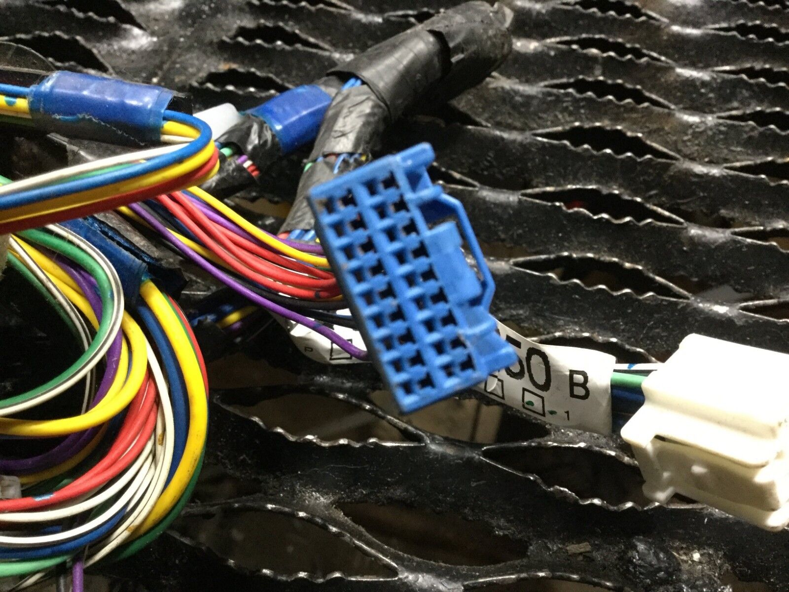 2004-2009 Toyota Prius Right Front Passenger Door Wire Harness - OEM Replacement Part for Electrical System Repair | Perfect for DIY Fixes & Auto Shop Installations