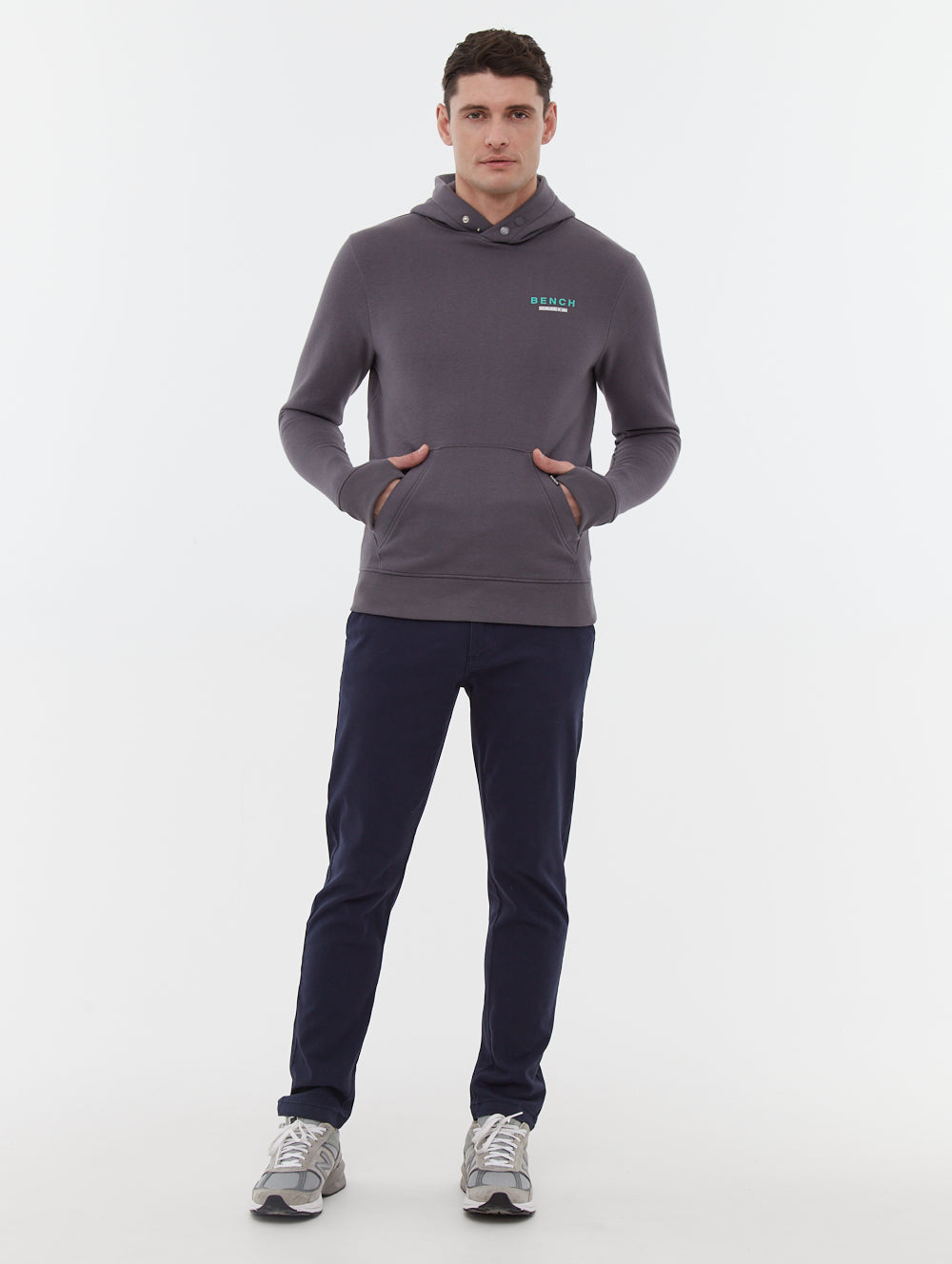 Manti Graphic Hoodie for Men & Women - Stylish Pullover Sweatshirt with Cool Print - Perfect for Casual Wear, Street Fashion & Outdoor Activities