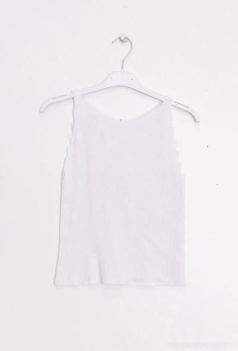 Zig Zag Sleeveless Top for Women - Trendy Striped Summer Blouse for Casual Outings & Beach Vacations