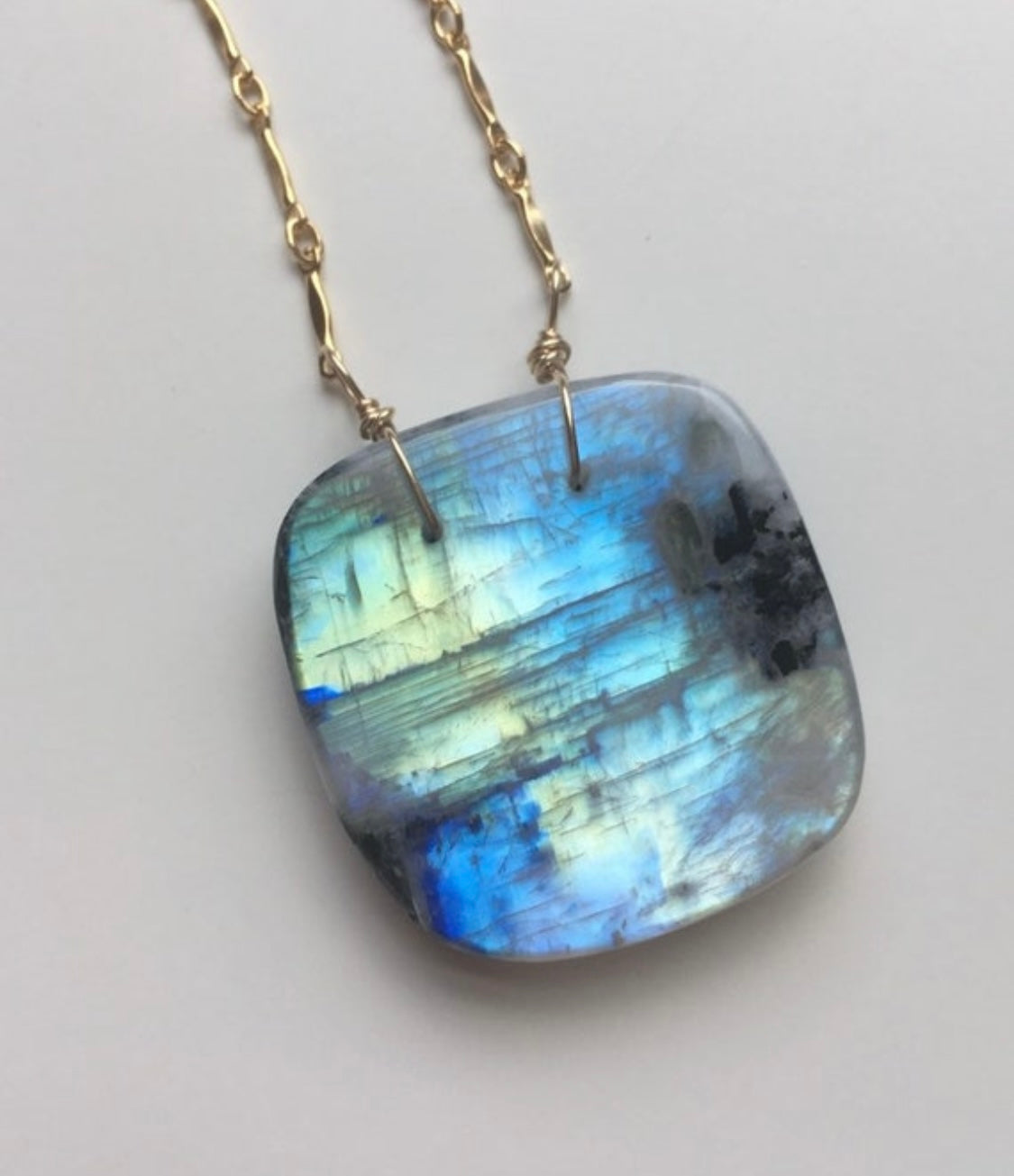 Moonstone Pendant Necklace - 14K Gold Filled Healing Crystal Jewelry for Women - Perfect for Meditation, Yoga & Spiritual Gifts