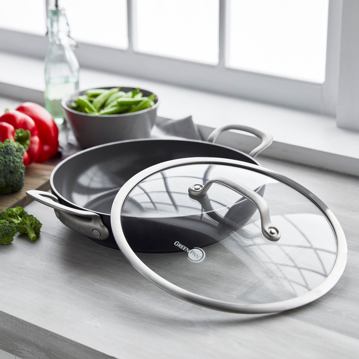 Nonstick Ceramic Everyday Pan with Lid - 11 Inch Skillet for Healthy Cooking, Frying & Sauteing | Oven & Dishwasher Safe | Perfect for Home & Restaurant Use