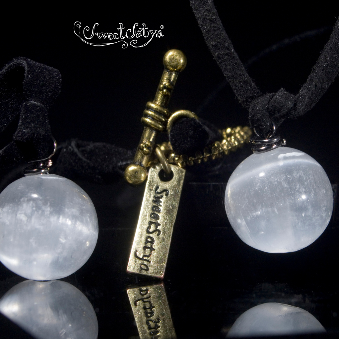 Selenite Healing Crystal Necklace for Chakra Balancing & Positive Energy - Perfect for Meditation, Yoga & Spiritual Wellness