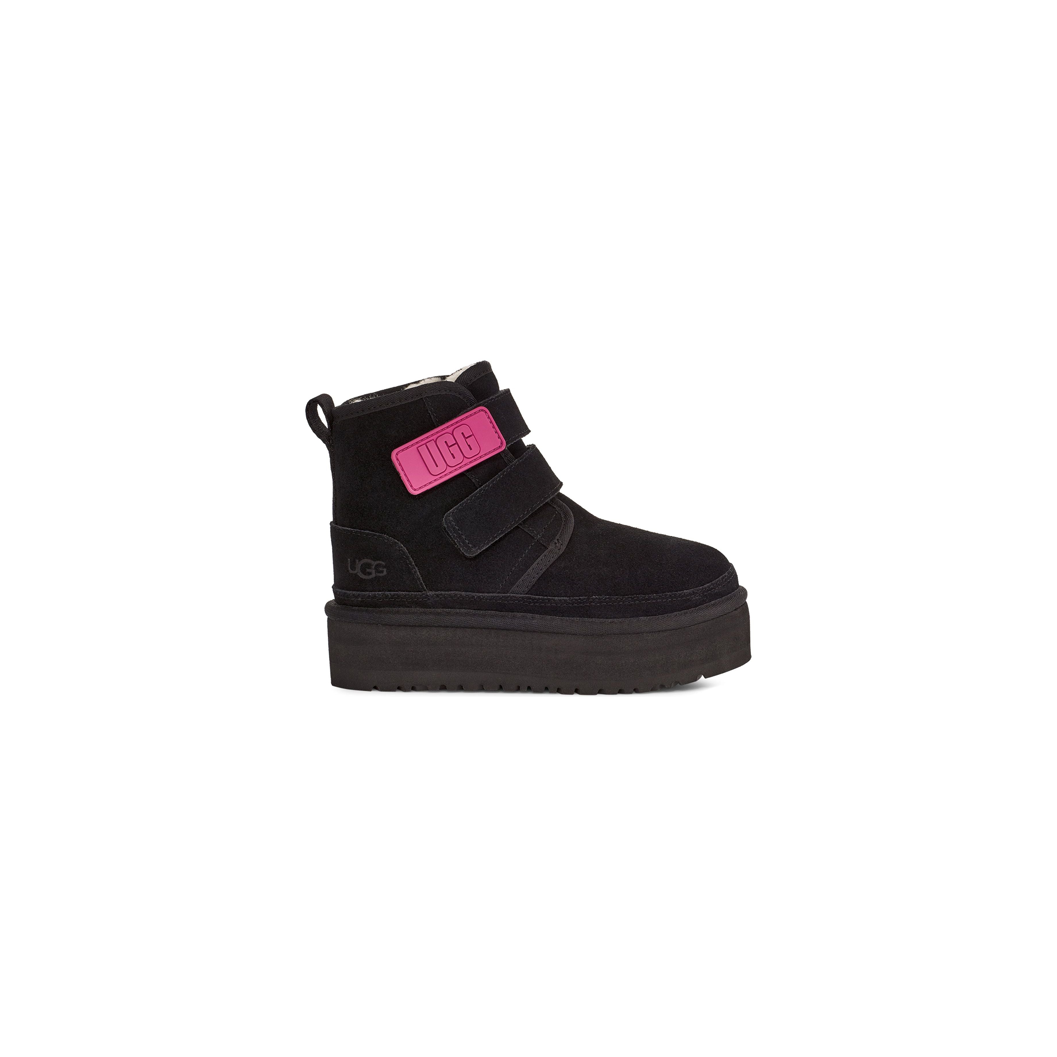 UGG Kid's Neumel Platform Boots in Black - Comfortable & Stylish Winter Shoes for Boys & Girls - Perfect for School, Play & Cold Weather