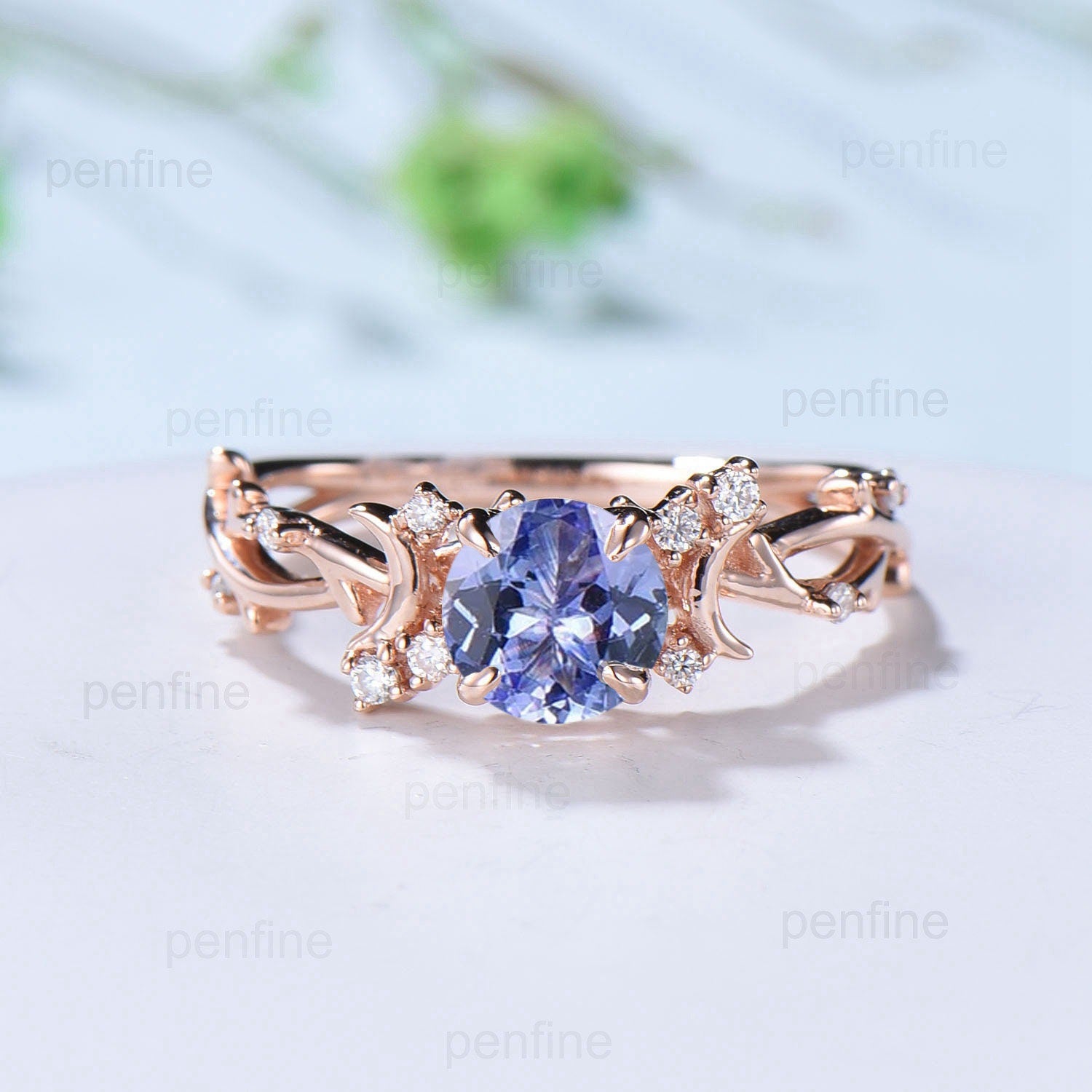 Vintage Tanzanite and Diamond Engagement Ring for Women - Elegant Round Tanzanite Wedding Band with Leaf Design, Nature Inspired Branch Style Proposal Gift (Perfect for Romantic Proposals, Anniversaries, and Special Occasions)
