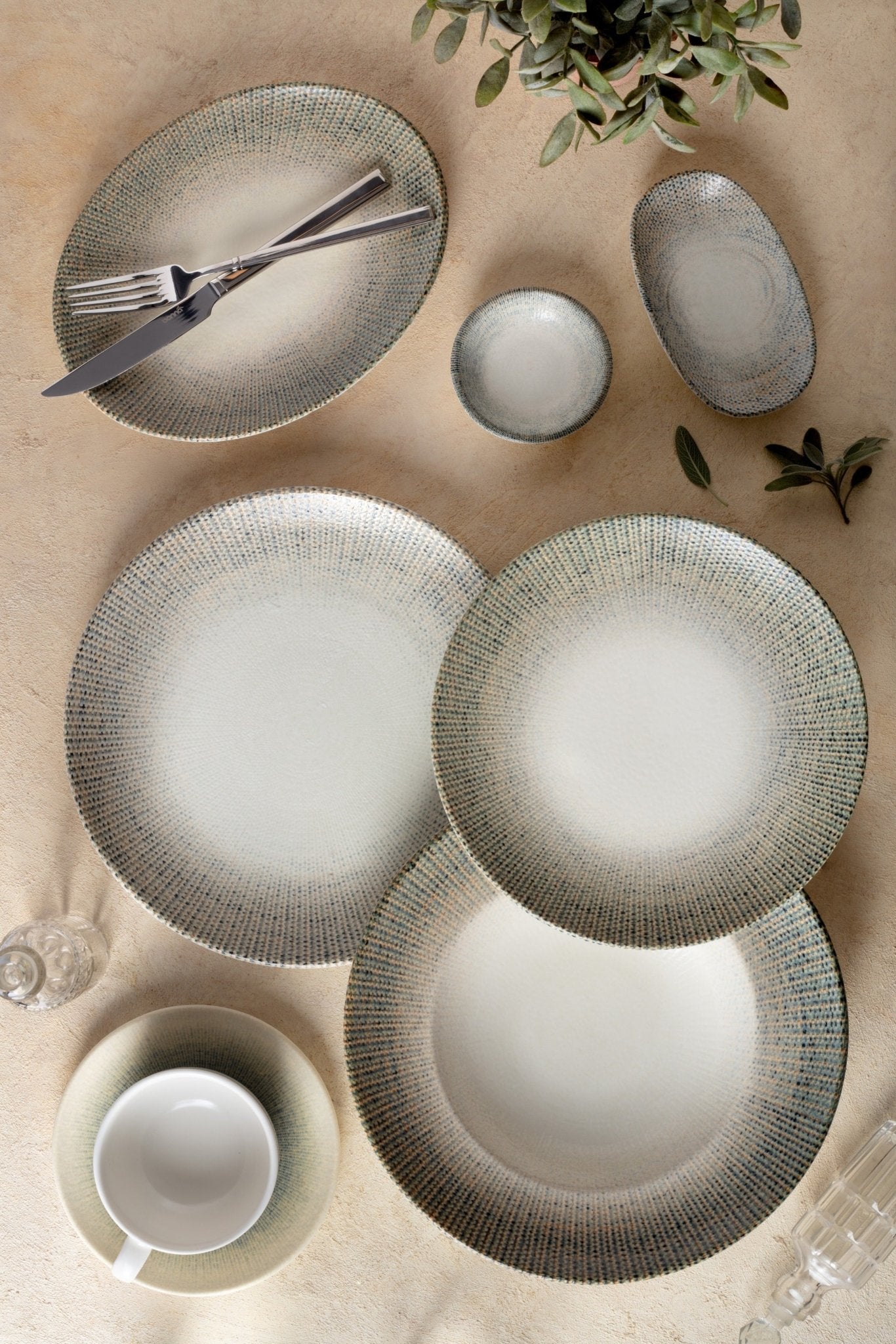Elegant 19cm Sway Dessert Plate - Perfect for Cakes, Pastries & Party Snacks - Durable Ceramic Serving Dish for Home & Events