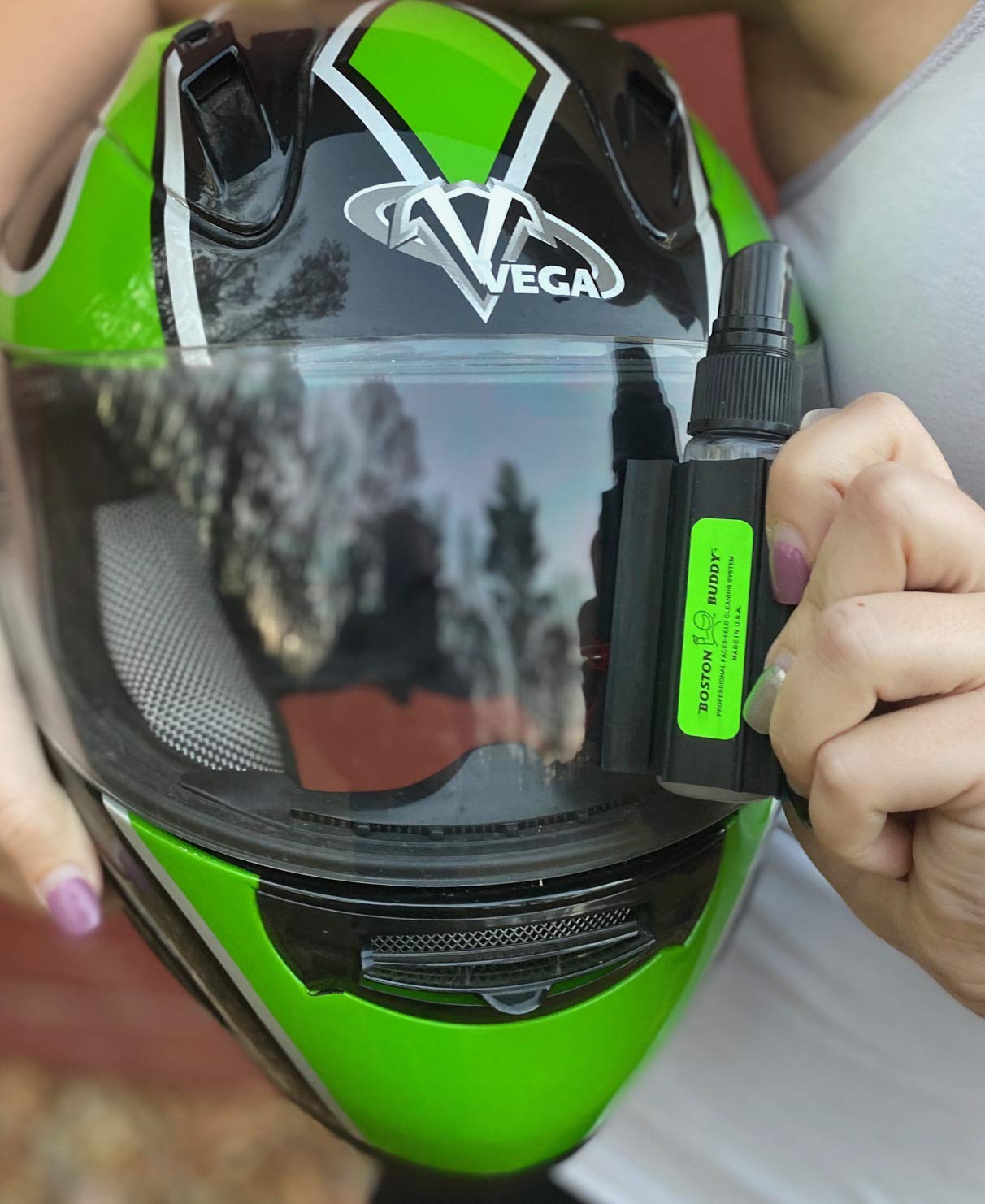 Premium Motorcycle Helmet Visor Cleaner Kit - Anti-Fog & Scratch-Free Formula for Clear Vision - Ideal for Riding, Racing & Outdoor Adventures
