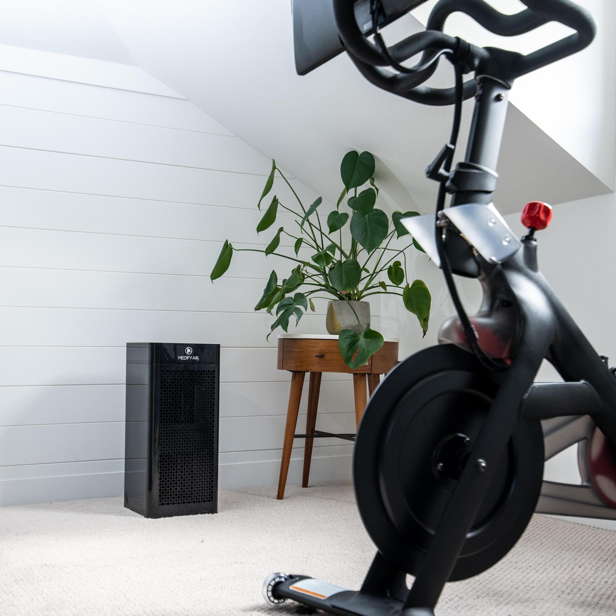 Medify MA-40 True HEPA H13 Air Purifier - Covers 1,793 sq ft in 1 Hour | Eliminates Smoke, Wildfire Smoke, Odors, Pollen & Pet Dander | Filters 99.9% of Particles Down to 0.1 Microns | Black (1-Pack) | Perfect for Bedrooms, Living Rooms & Offices