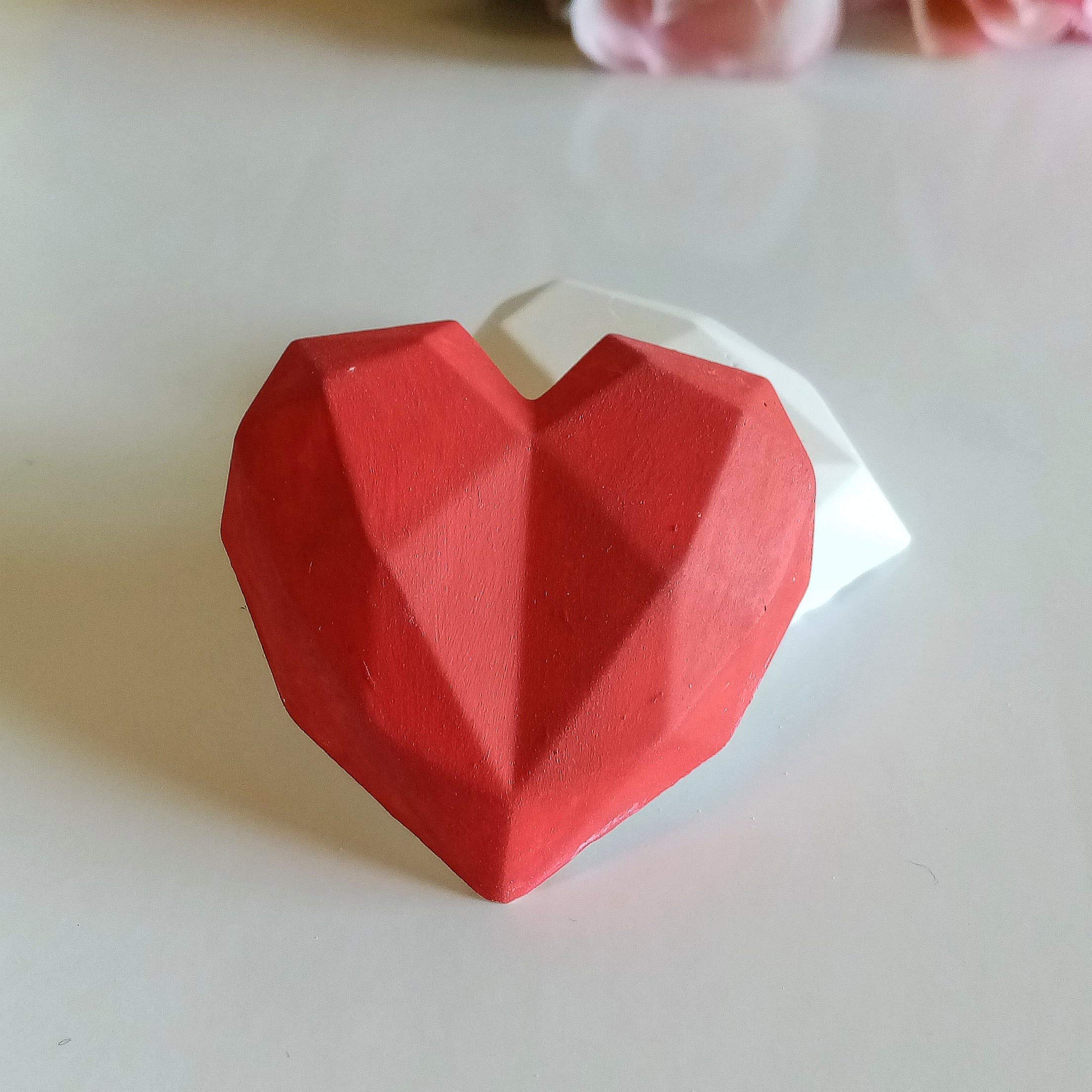 Romantic Heart-Shaped Aromatherapy Diffuser - Car Vent Clip, Home Fragrance, Bridal Shower Favor & Car Air Freshener | Perfect for Valentine's Day, Weddings & Home Decor