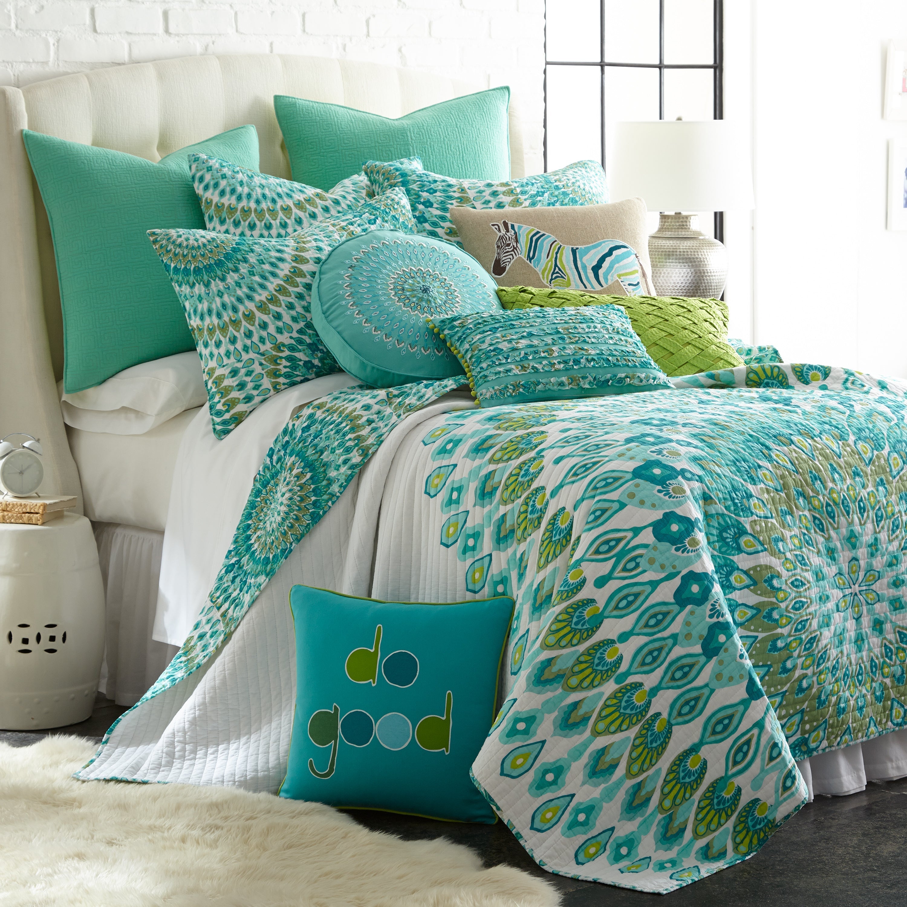 Mirage Teal Round Decorative Throw Pillow - Soft & Stylish Home Decor for Living Room, Bedroom, or Nursery