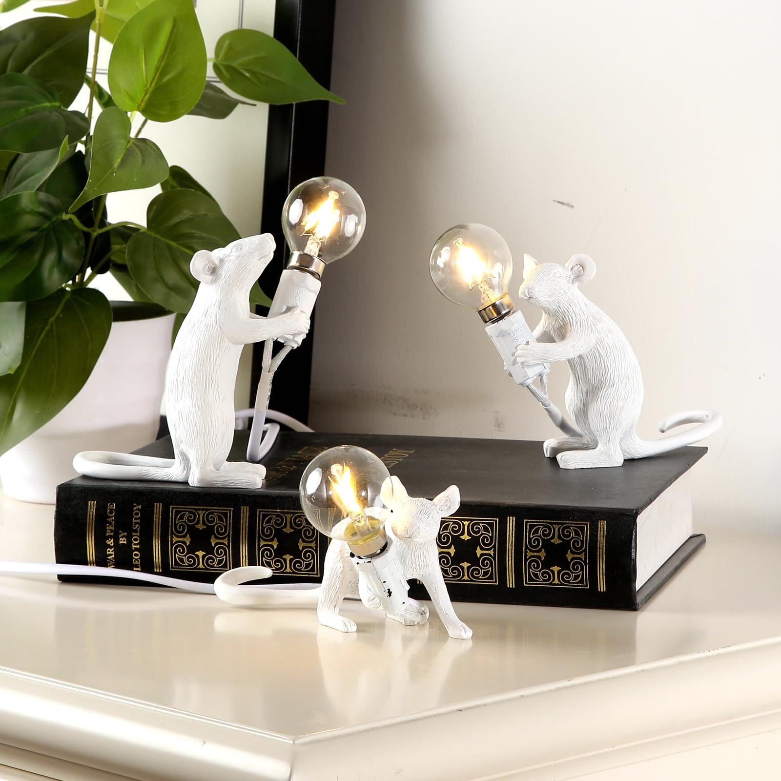 Modern Resin Mouse Lamp - LED Desk Light for Bedroom & Study Room, Creative Standing Table Lamp, Unique Gift Idea for Home Office Decor & Nightstand Lighting