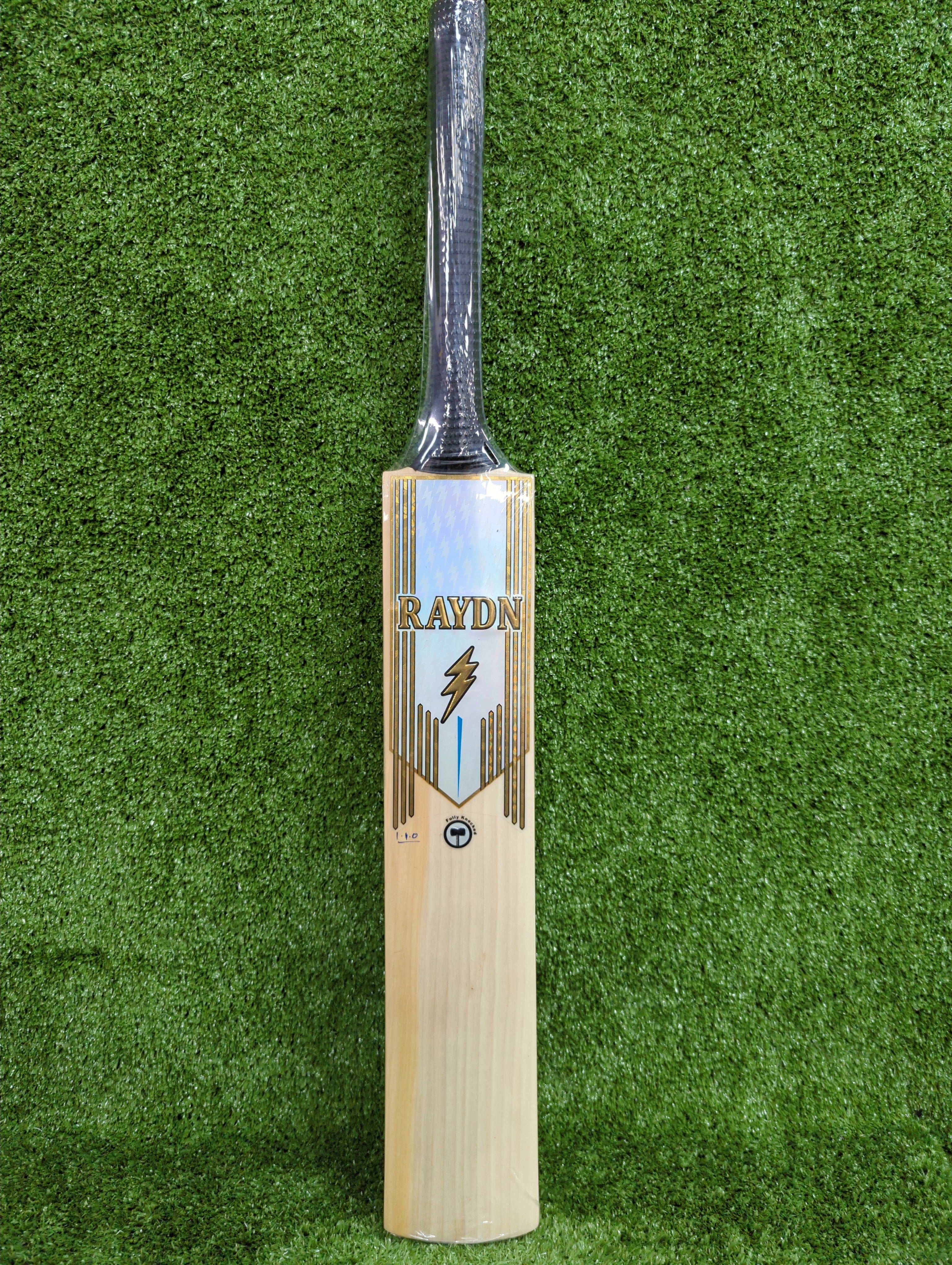 Premium English Willow Cricket Bat for Juniors & Youth - Lightweight & Durable for Training & Matches - Perfect for School, Club, and Competitive Play