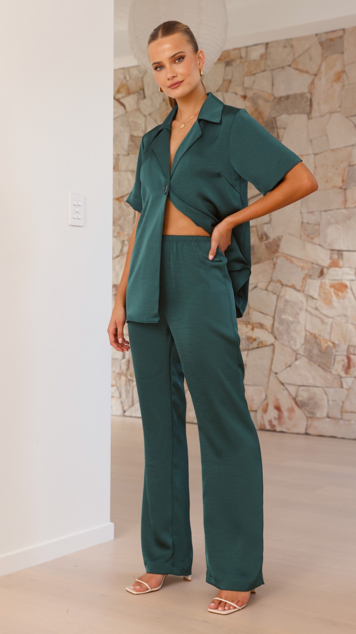 Imogen Button-Up Shirt for Women - Emerald Green Cotton Blouse for Casual & Office Wear | Stylish & Comfortable Top for Everyday Outfits