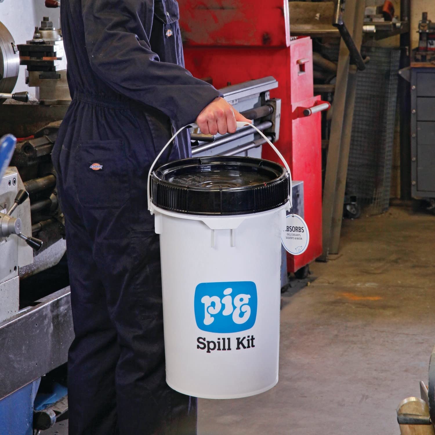 New Pig KIT413 14-Piece Oil-Only Spill Kit with 6.5-Gallon Bucket & 4.5-Gallon Absorbency | Industrial Oil Spill Cleanup for Garages, Workshops & Factories