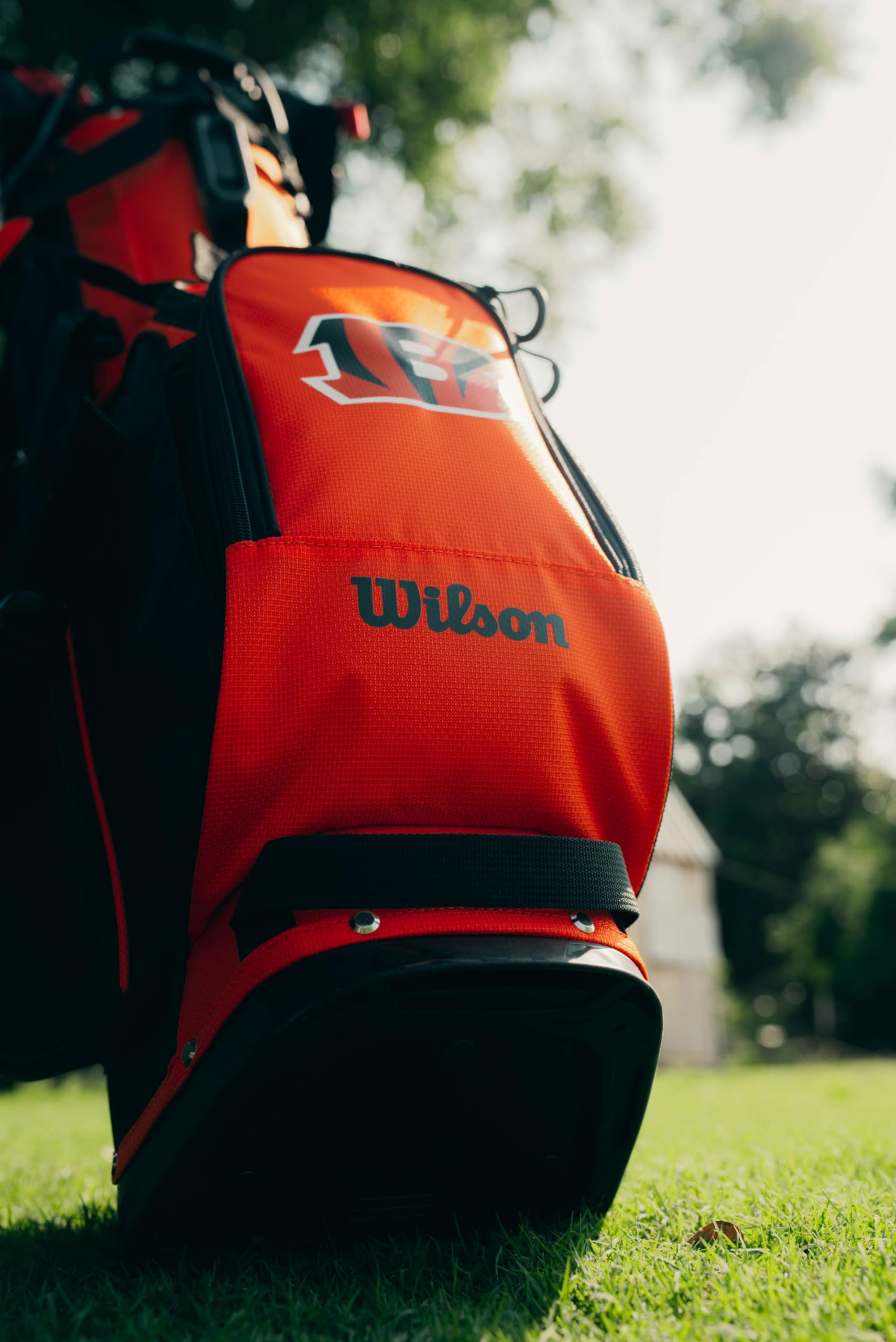 Wilson NFL Cincinnati Bengals Stand Golf Bag - Durable & Lightweight for Men & Women - Perfect for Football Fans, Golf Tournaments & Outdoor Sports
