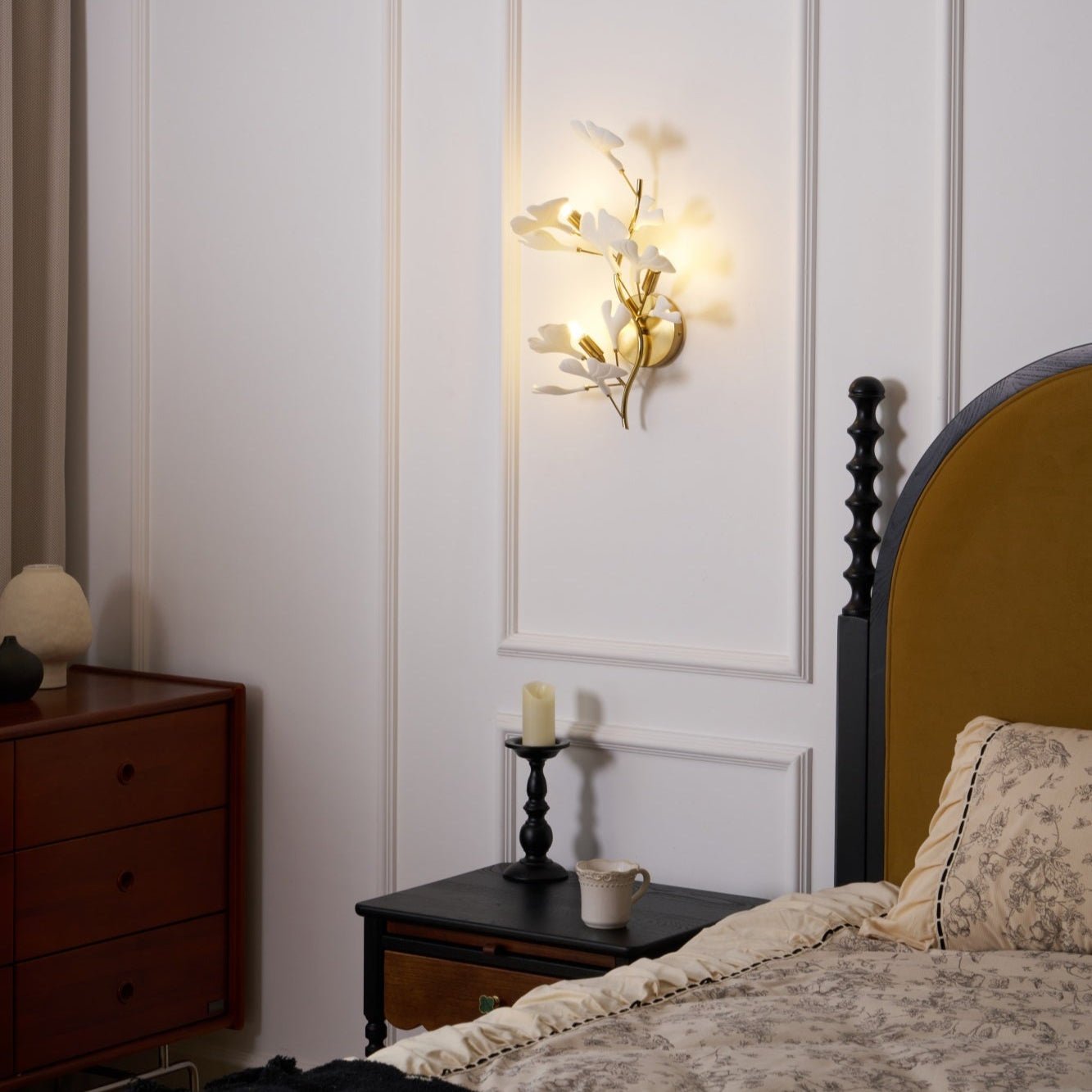 Ginkgo Leaf Wall Lamp - Modern LED Sconce Light Fixture for Bedroom, Living Room, and Hallway Decor | Energy-Efficient Home Lighting Solution
