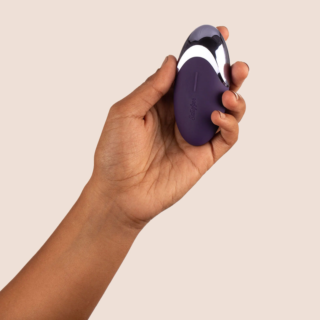Satisfyer Lay on Purple Pleasure - Hands-Free Lay on Vibrator for Women | Clitoral Stimulation & G-Spot Massage | Perfect for Solo Play & Couples Intimacy