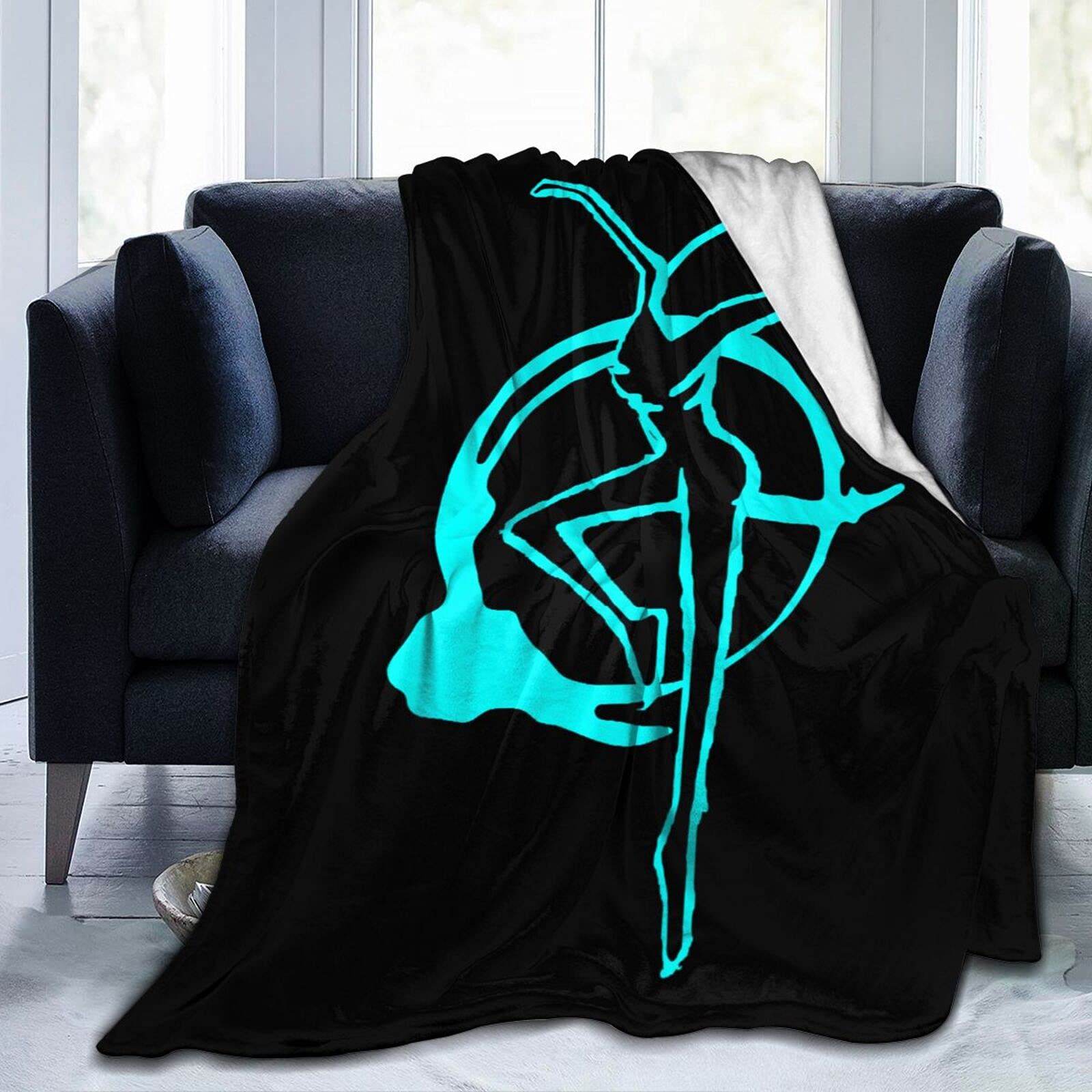 Soft Flannel Blanket - Cozy Warm Throw Blanket for Bed, Couch & Air Conditioning Use - Ultra Plush Fuzzy Blanket for Winter, Home, Office & Travel
