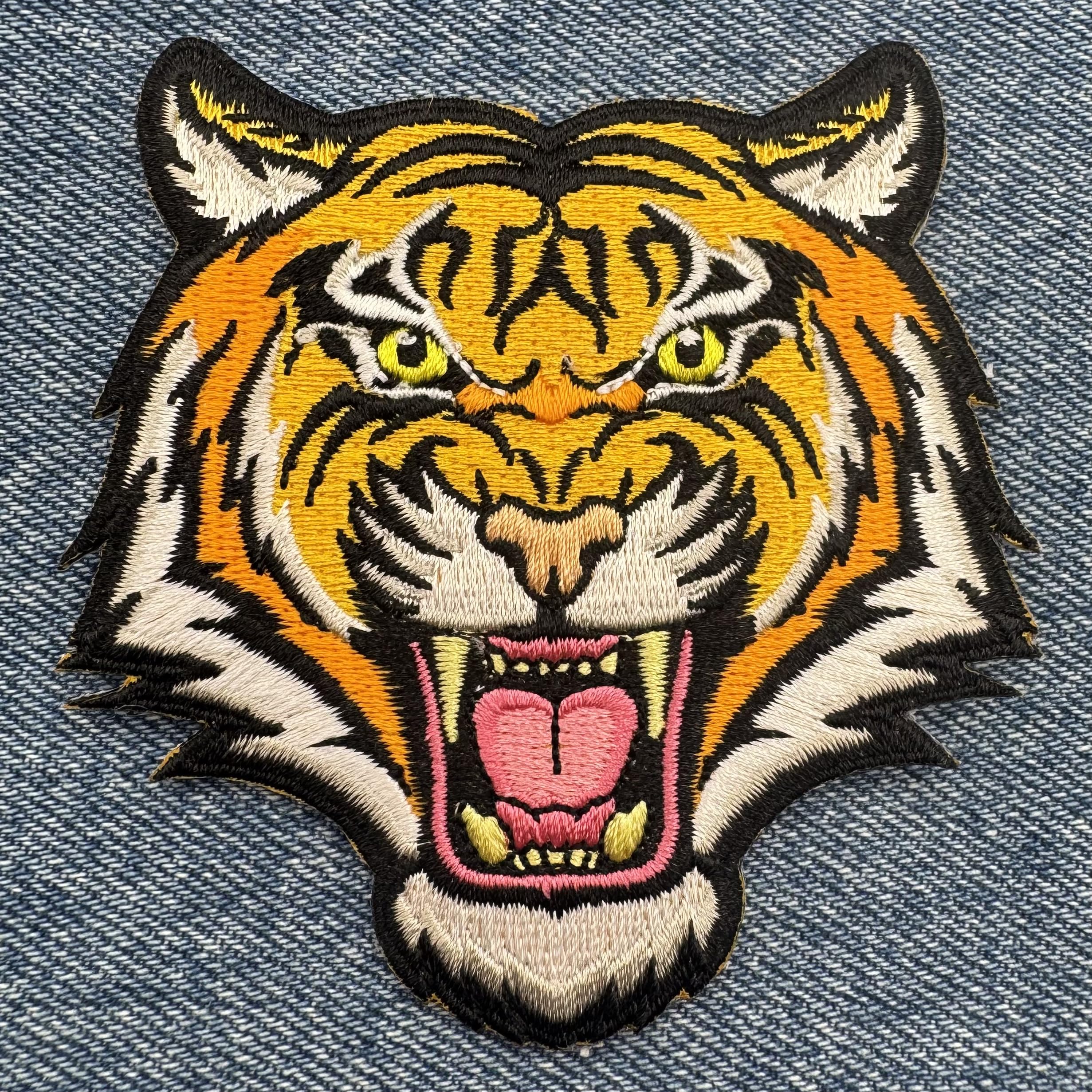 Tiger Patch Embroidered Iron-On Applique - Roaring Bengal Striped Souvenir for Jackets, Bags & DIY Crafts | Premium Fabric Decoration for Clothing & Accessories