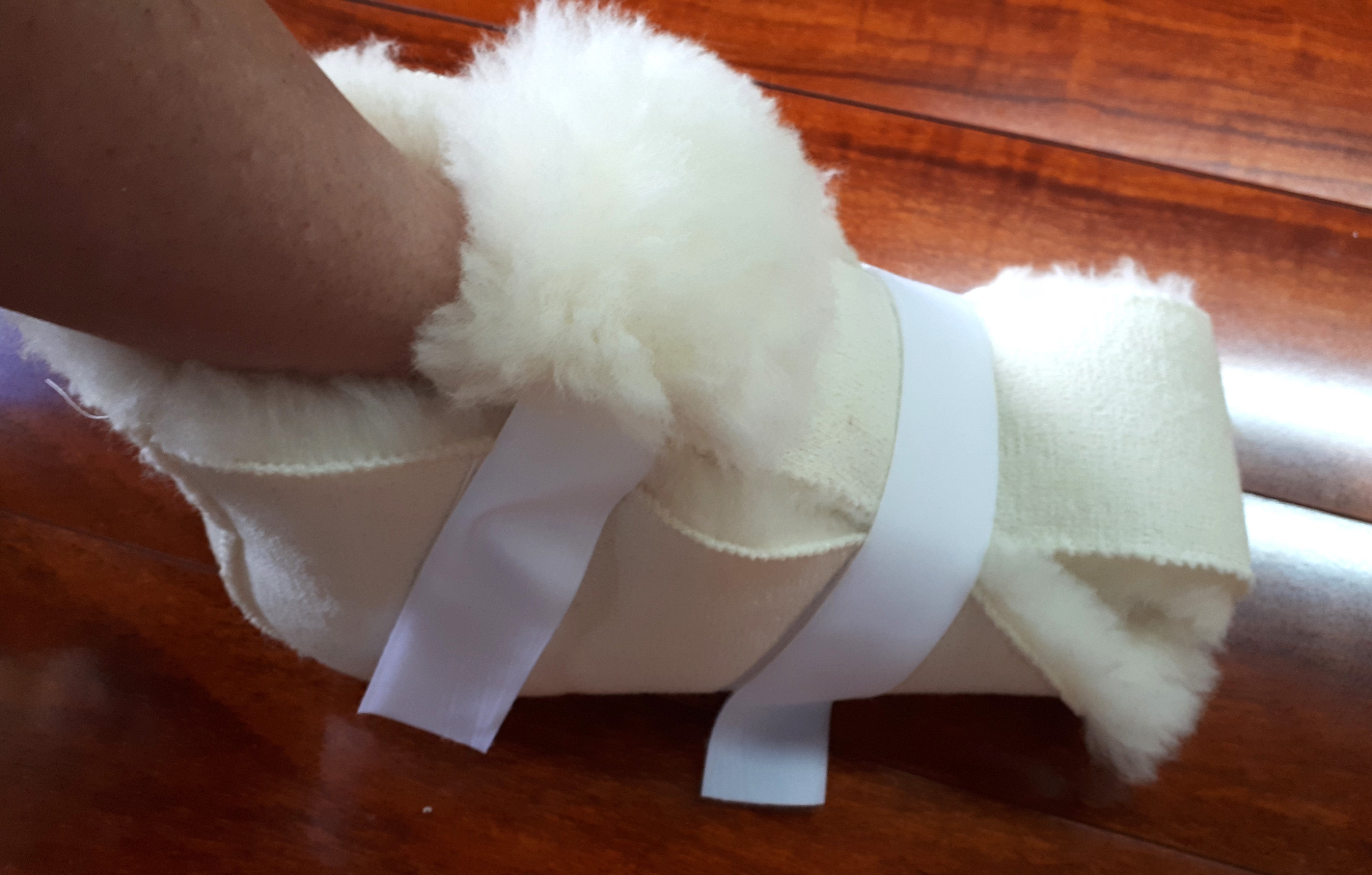 Premium Wool Closed Foot Protectors - Soft & Warm Winter Slippers for Indoor & Outdoor Use - Ideal for Cold Floors, Home Comfort & Arthritis Relief