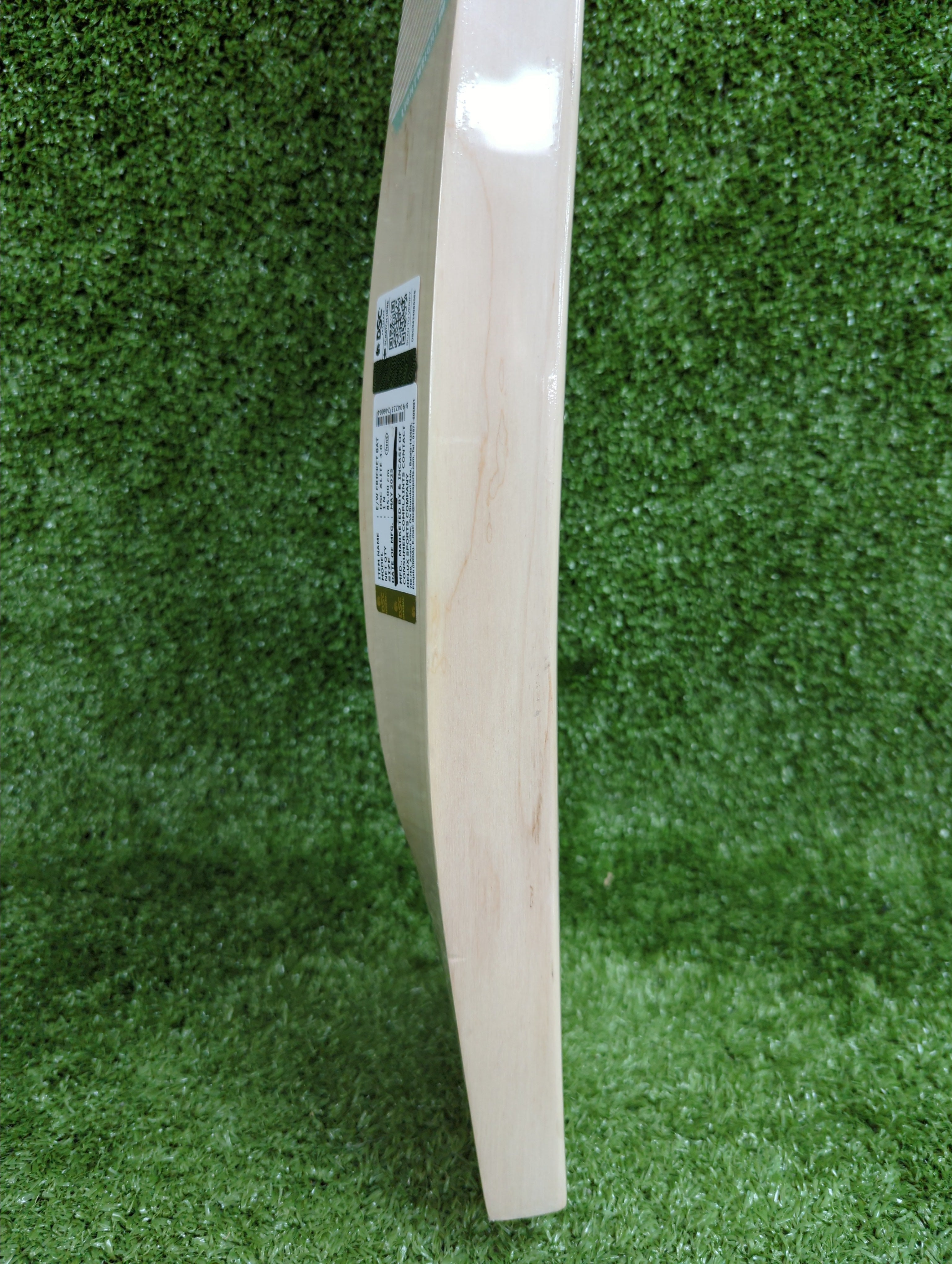 DSC Xlite 3.0 English Willow Cricket Bat - Premium Grade for Professional Players - Perfect for Matches, Training & Practice Sessions