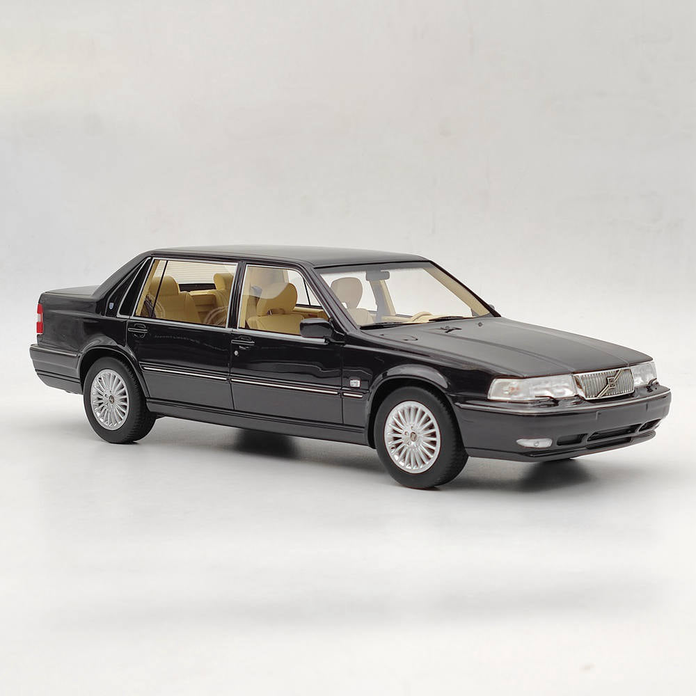 1/18 Scale Volvo S90 Royal Level 3 1998 Blackberry Resin Model Car - Purple Collectible Toy Car Gift for Adults & Kids | Display, Collection, Birthday Present