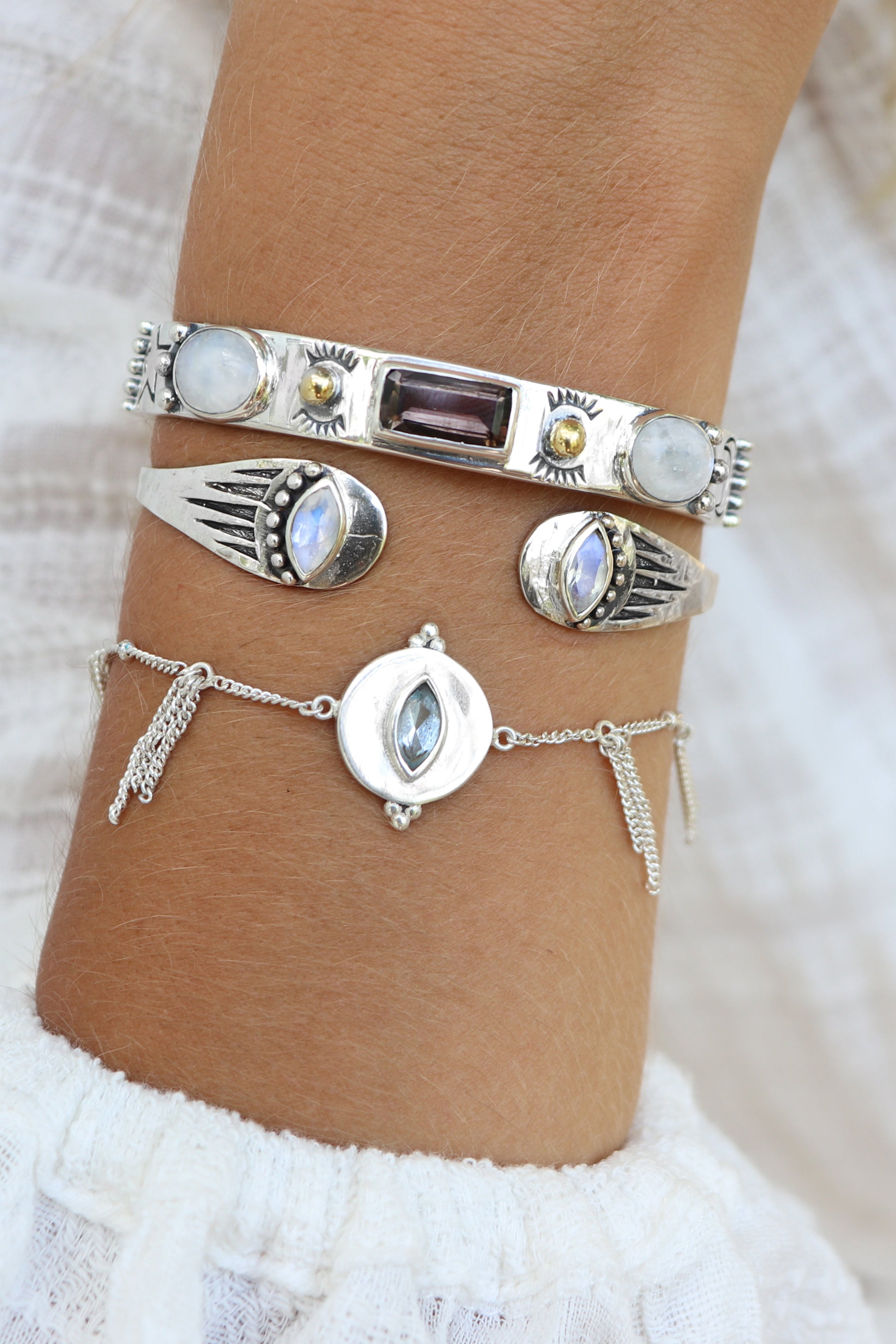 Elegant Silver Eye Cuff Bracelet for Women - Boho Chic Jewelry for Everyday Wear & Special Occasions