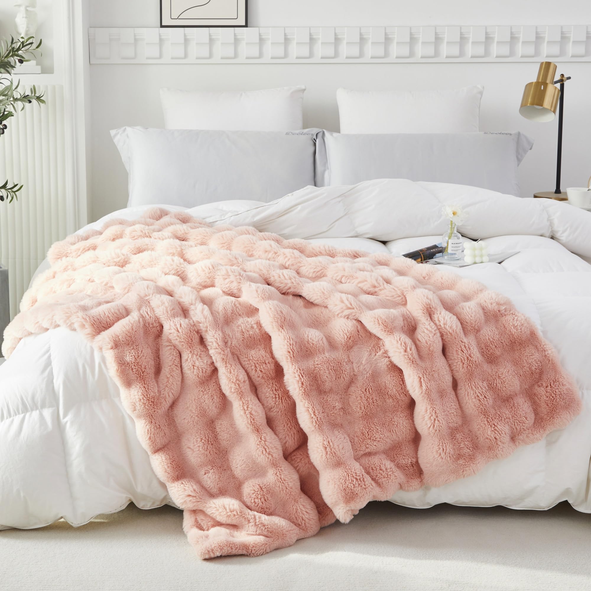 RYNGHIPY Faux Rabbit Fur Throw Blanket - Ultra Soft & Fluffy Plush Blanket for Sofa, Couch, Bed - Warm Decorative Heavy Weight Blanket (51