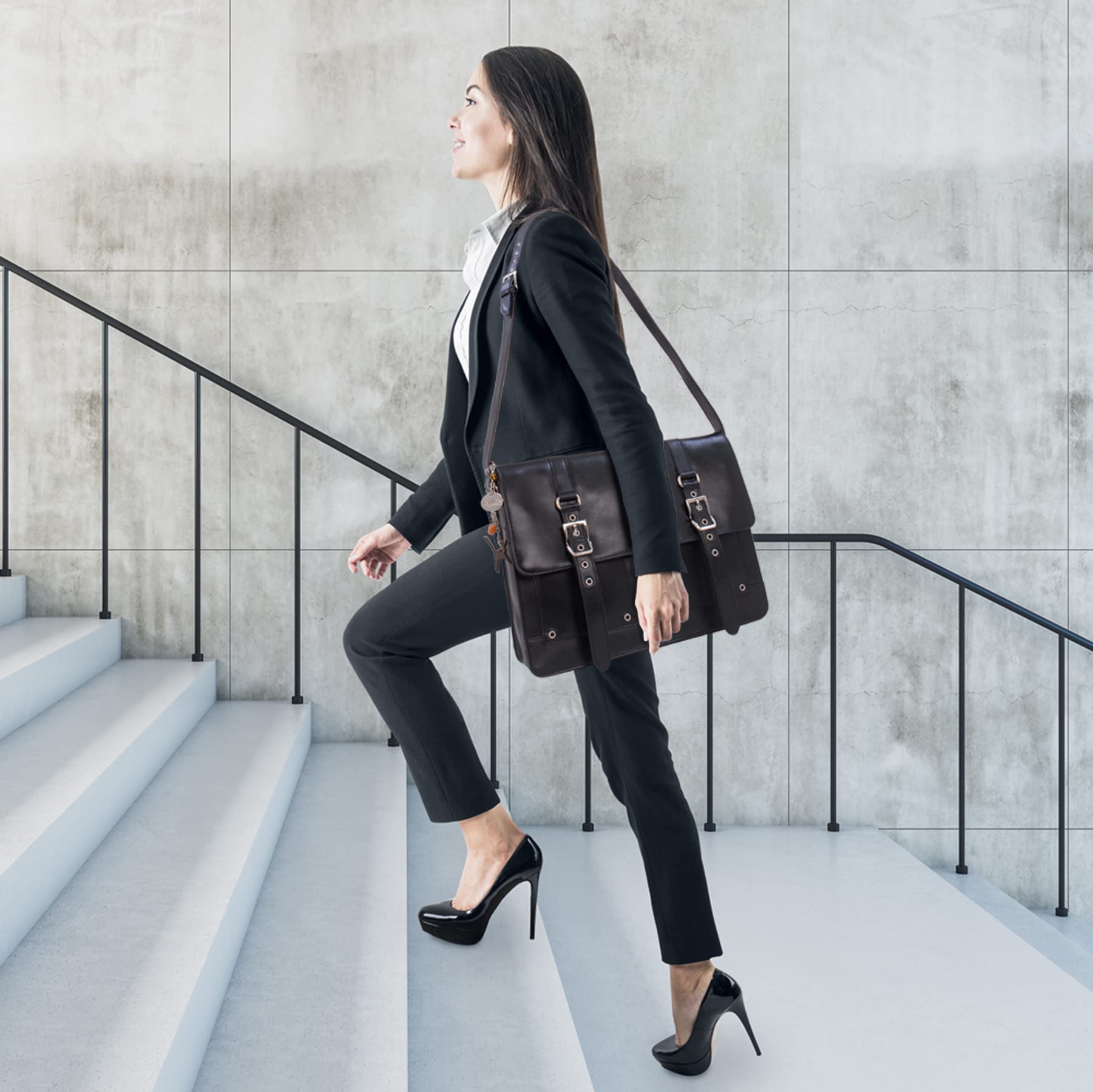 Catwalk Collection Women's Large Leather Messenger Bag - 15.6 Inch Laptop Crossbody Bag for Work & Travel - Stylish A4 Notepad Holder - Perfect for Office, Commuting & Business Trips