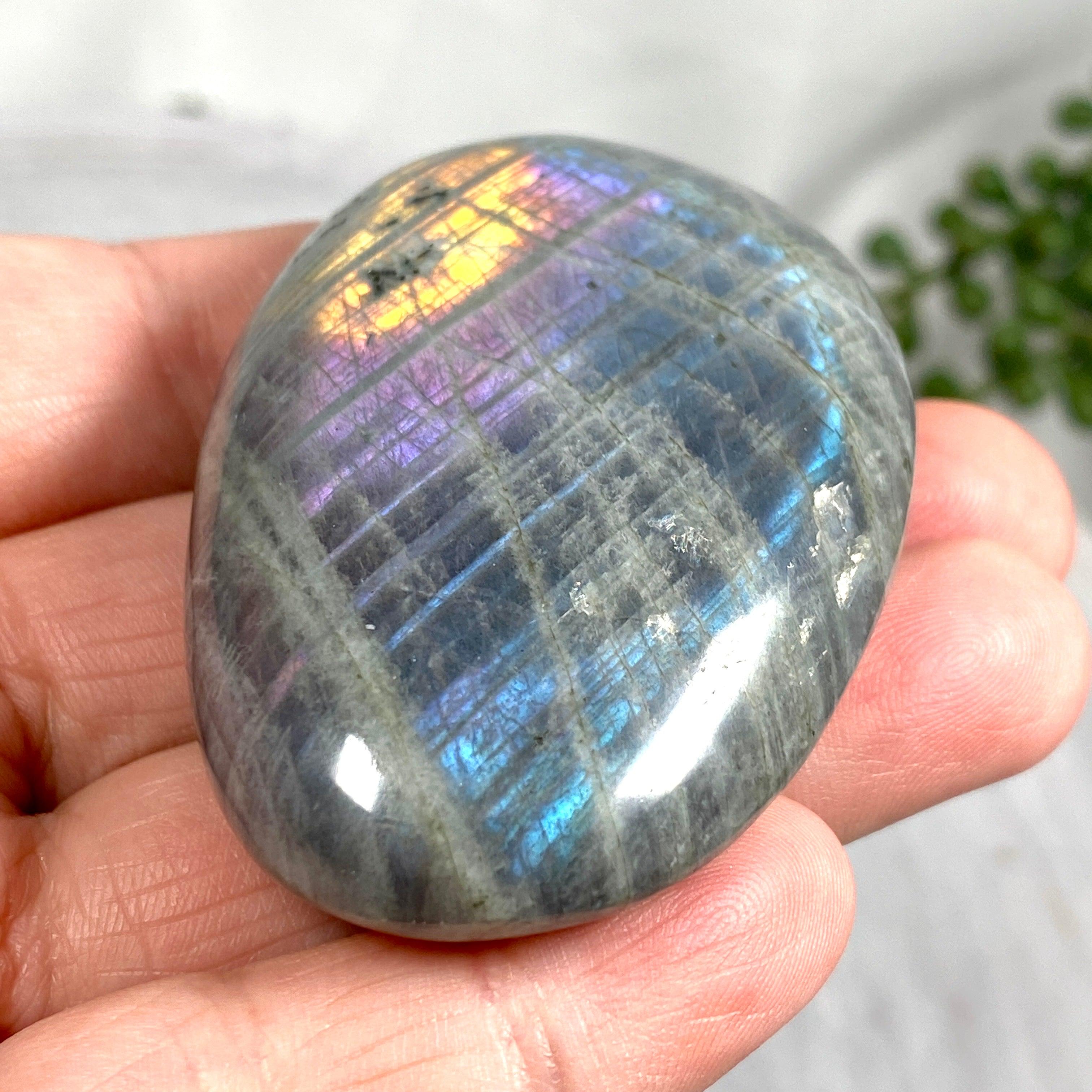 Natural Purple Labradorite Palm Stone - Healing Crystal for Meditation, Stress Relief & Energy Balancing - Perfect for Reiki, Yoga & Spiritual Practices