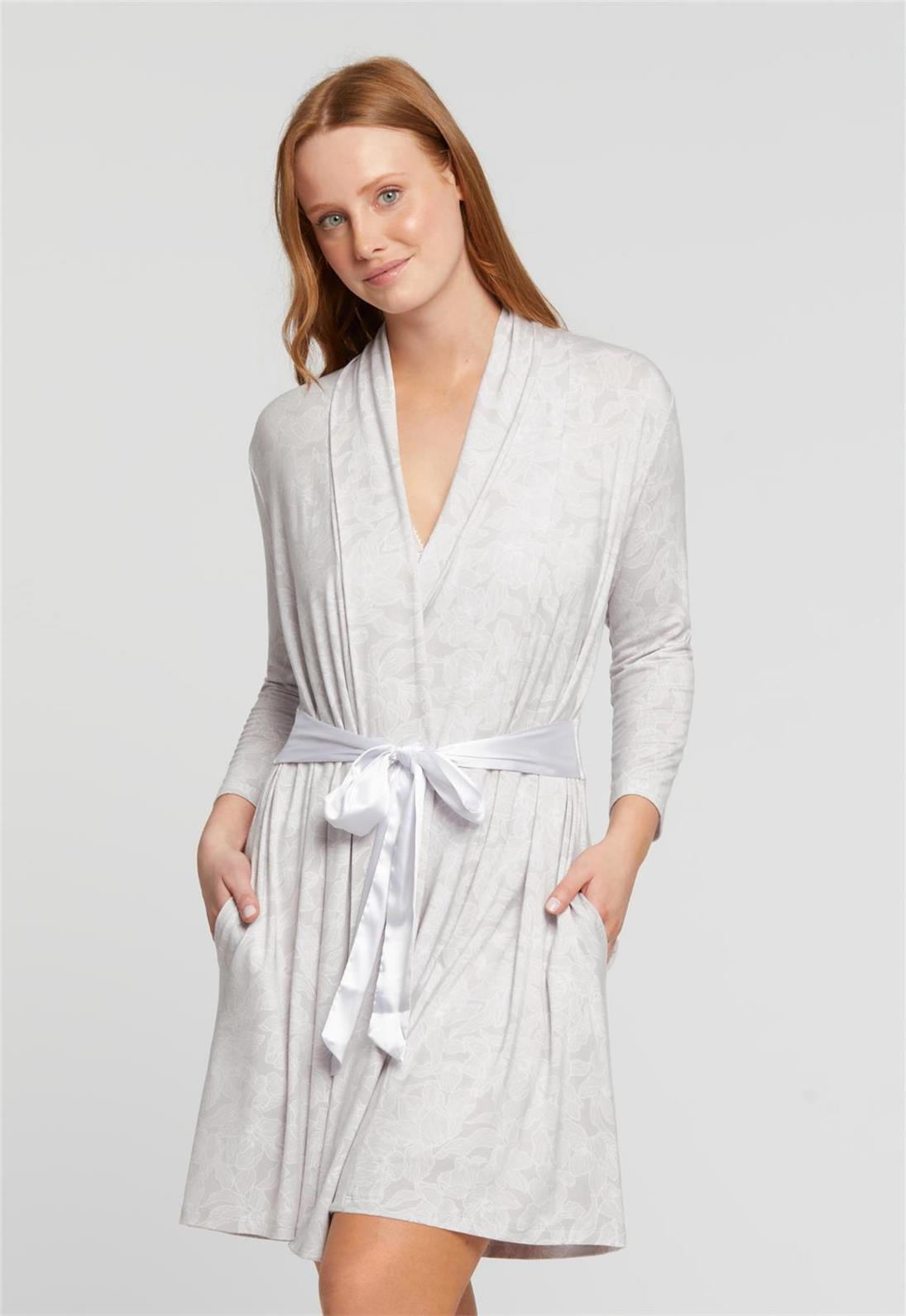 Fleurt Iconic Robe Harmony - Soft & Luxurious Women's Bathrobe for Spa, Lounge & Home Relaxation