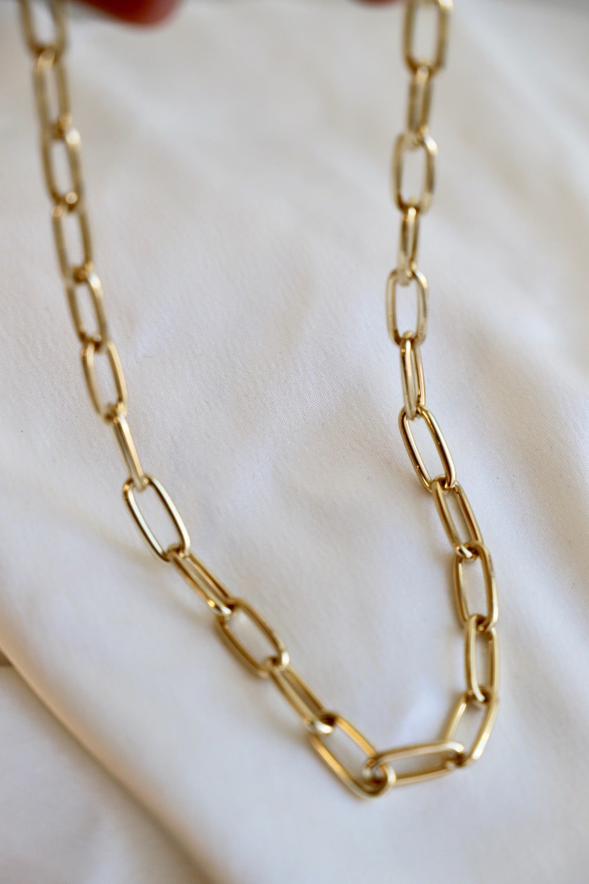 DAVID OVAL CHAIN NECKLACE - 14K Gold Plated Dainty Layering Necklace for Women, Minimalist Jewelry Gift for Her - Perfect for Everyday Wear, Date Nights & Special Occasions
