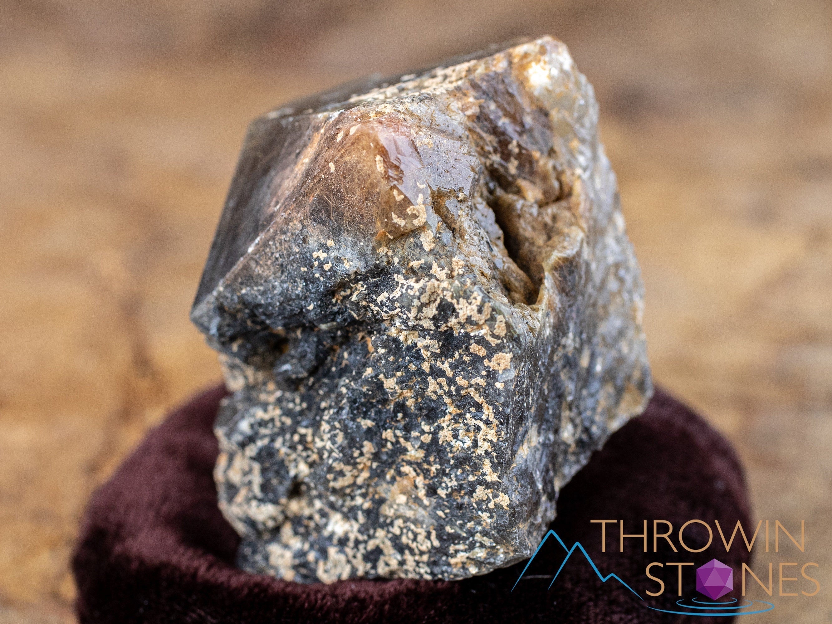 Natural QUARTZ Raw Crystal with Riebeckite, Rutile & Aegirine - Healing Stones Collection for Home Decor, Housewarming Gift & Spiritual Healing - Perfect for Meditation, Yoga & Energy Cleansing