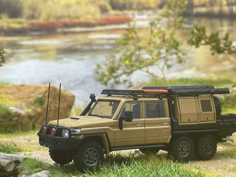 1/64 Scale Toyota Land Cruiser LC79 6x6 Pickup Truck Diecast Model Car - Desert Yellow - Collectible Miniature Toy for Hobbyists & Gifts | Off-Road Adventure, Desert Travel, Car Collection Display