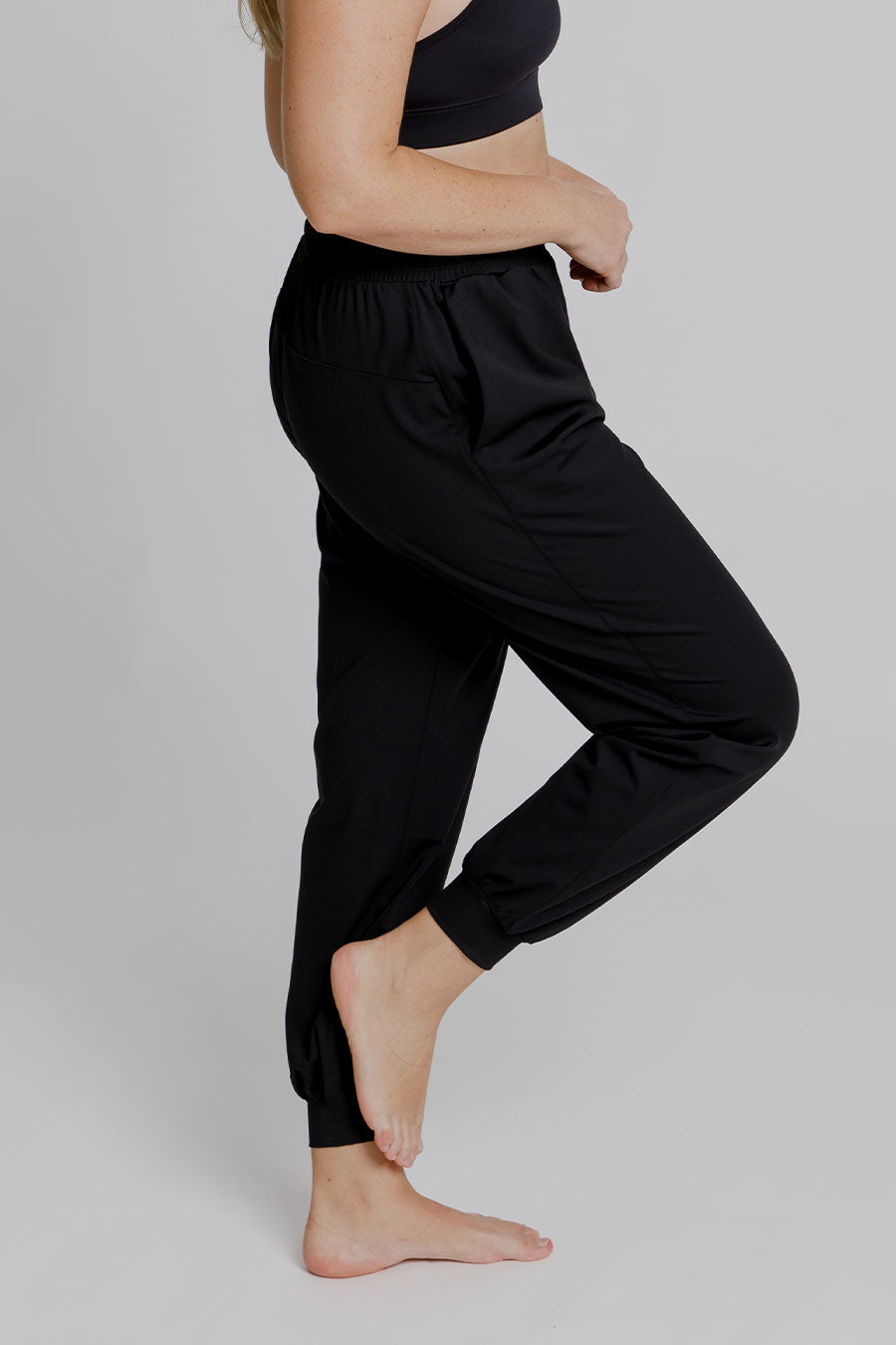Smart Jogger Running Pants for Men - Lightweight Breathable Workout Joggers with Pockets - Perfect for Gym, Jogging & Casual Wear (Black)