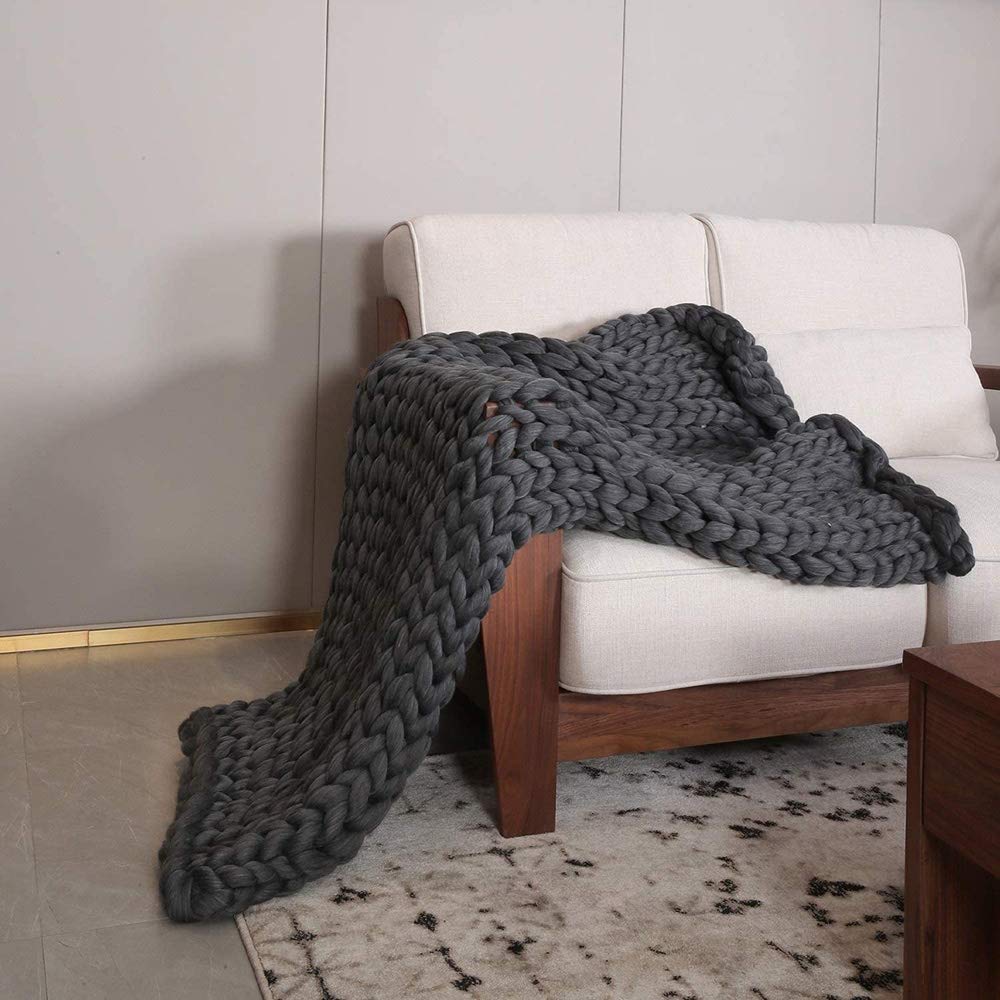 Soft Chunky Knit Weighted Throw Blanket - Handwoven Thick Cable Knit Blanket for Bed, Sofa & Couch - Cozy Giant Yarn Blanket for Stress Relief & Warmth - Yellow 100x120cm - Perfect for Living Room, Bedroom & Winter Nights