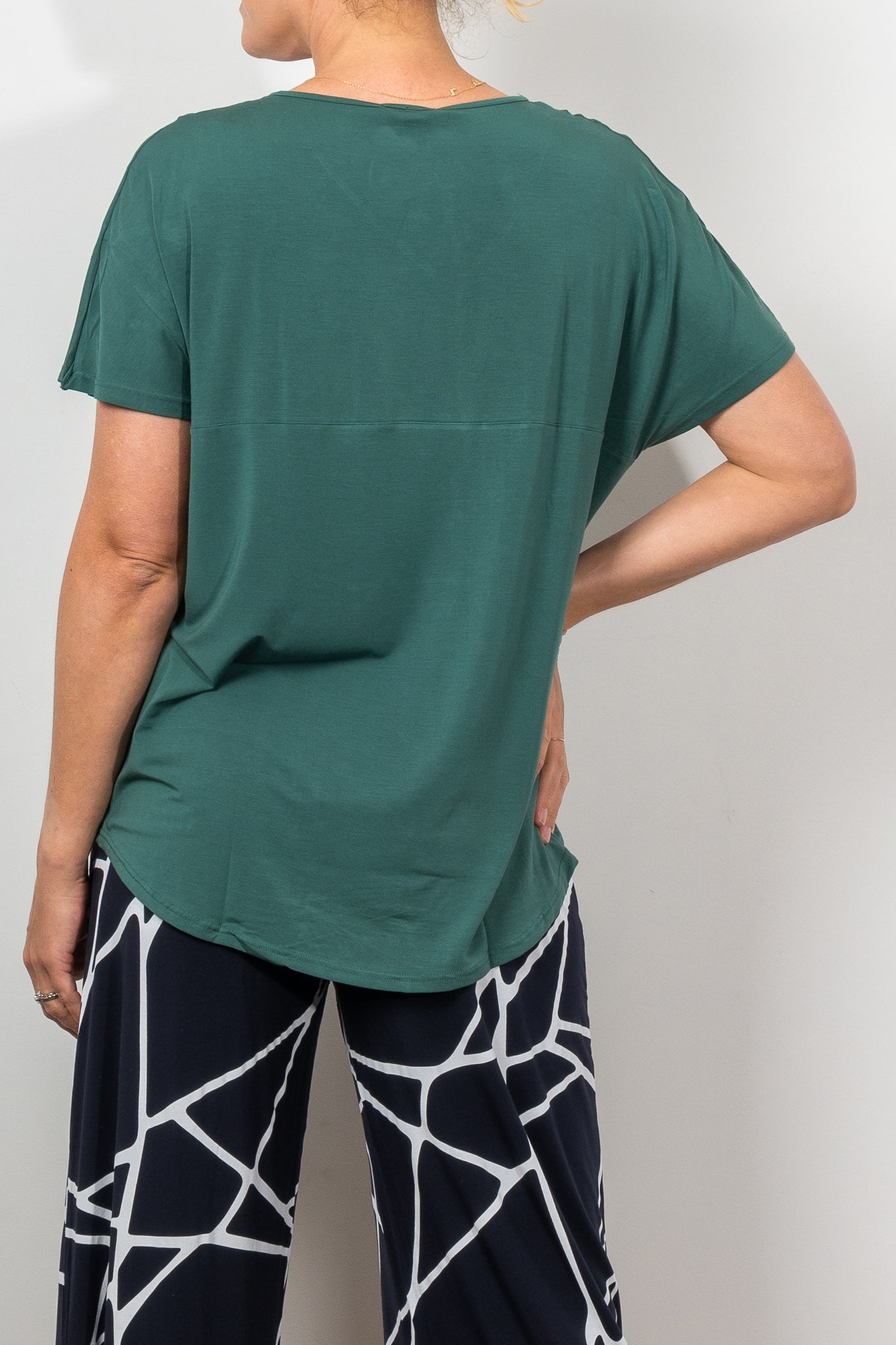 Tani Ivy Swing Tee - Women's Flowy Short Sleeve T-Shirt for Casual Wear & Summer Outfits | Perfect for Beach, Picnics & Everyday Comfort