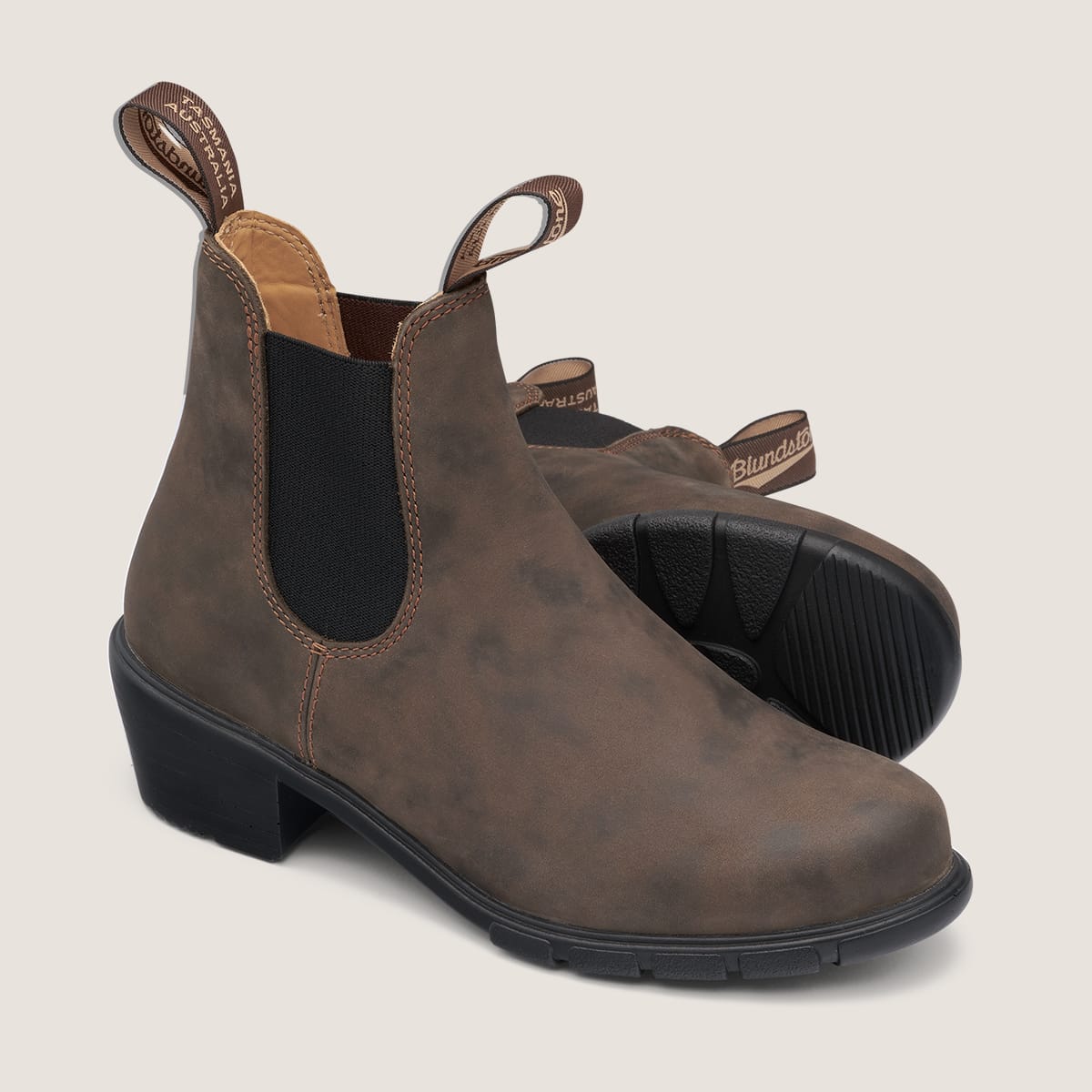 Blundstone Women's 1677 Chelsea Boots - Rustic Brown Leather Heeled Ankle Boots for Walking, Work & Casual Outfits